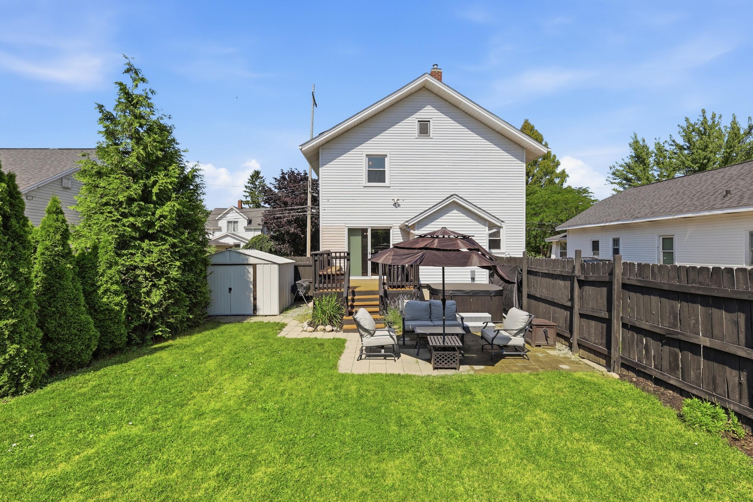 1356 Emerald Avenue NE Grand Rapids MI 49505