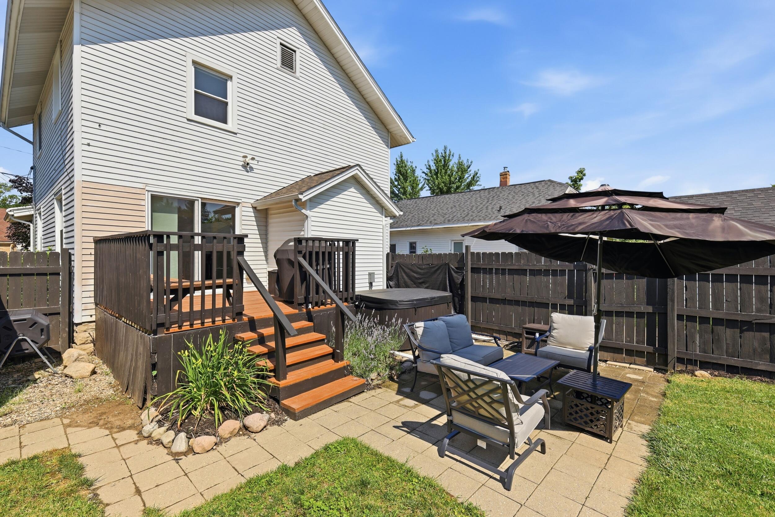 1356 Emerald Avenue NE Grand Rapids MI 49505