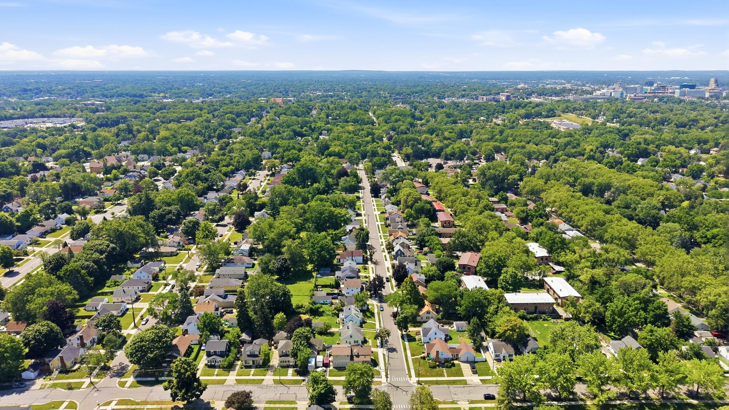 1356 Emerald Avenue NE Grand Rapids MI 49505