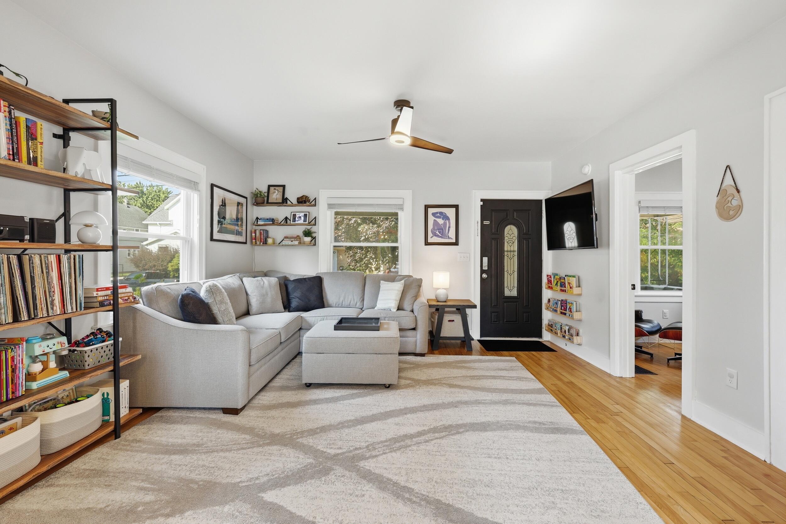 1356 Emerald Avenue NE Grand Rapids MI 49505