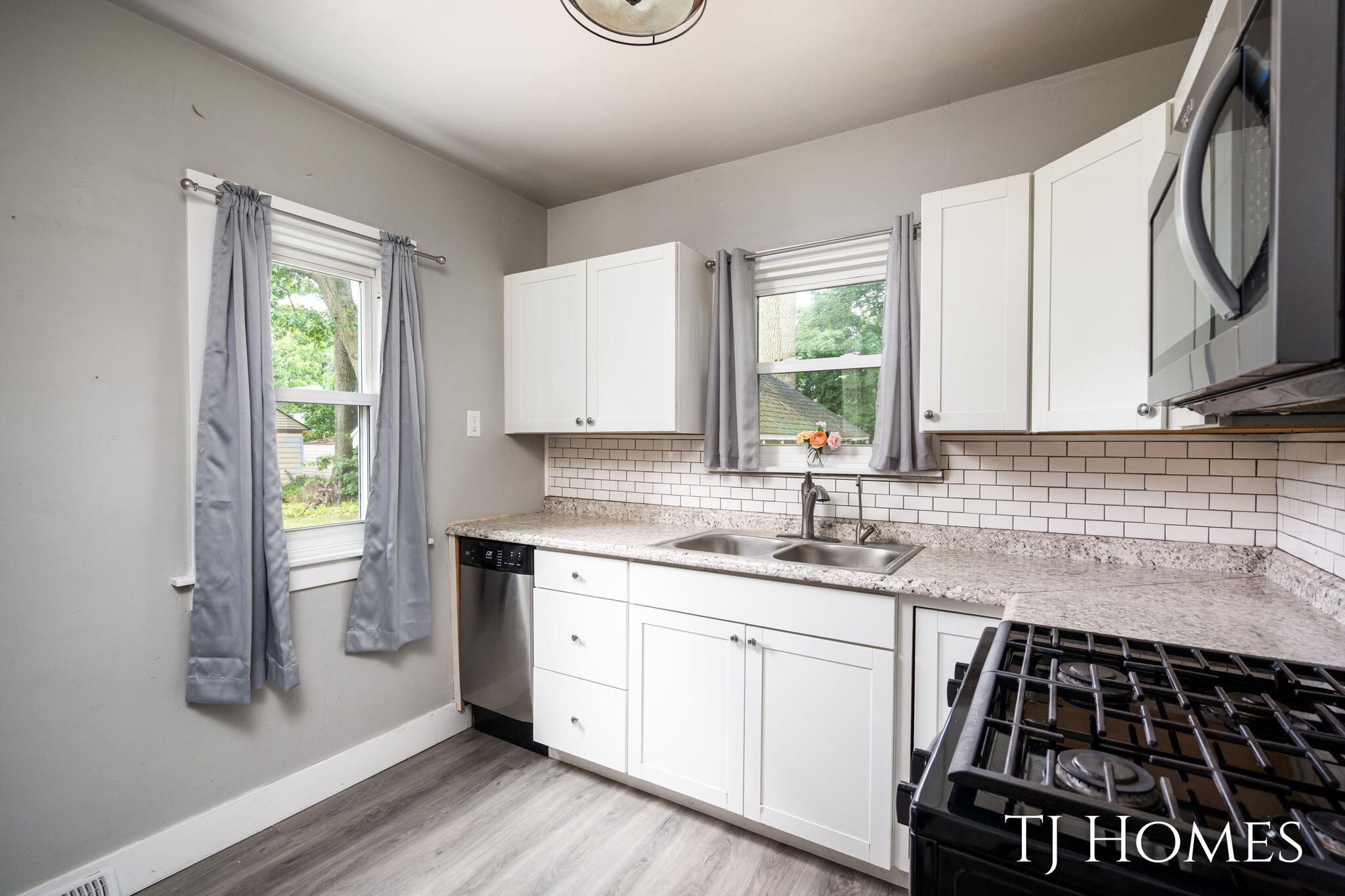 52 Holly Street SW Grand Rapids MI 49548