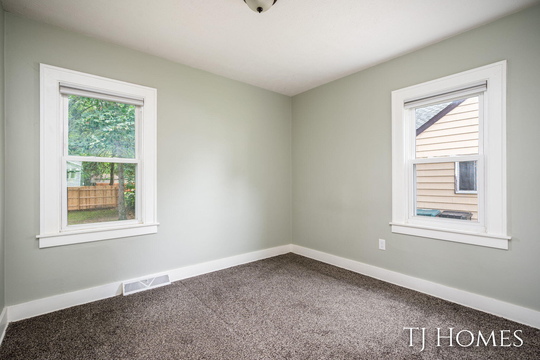 52 Holly Street SW Grand Rapids MI 49548