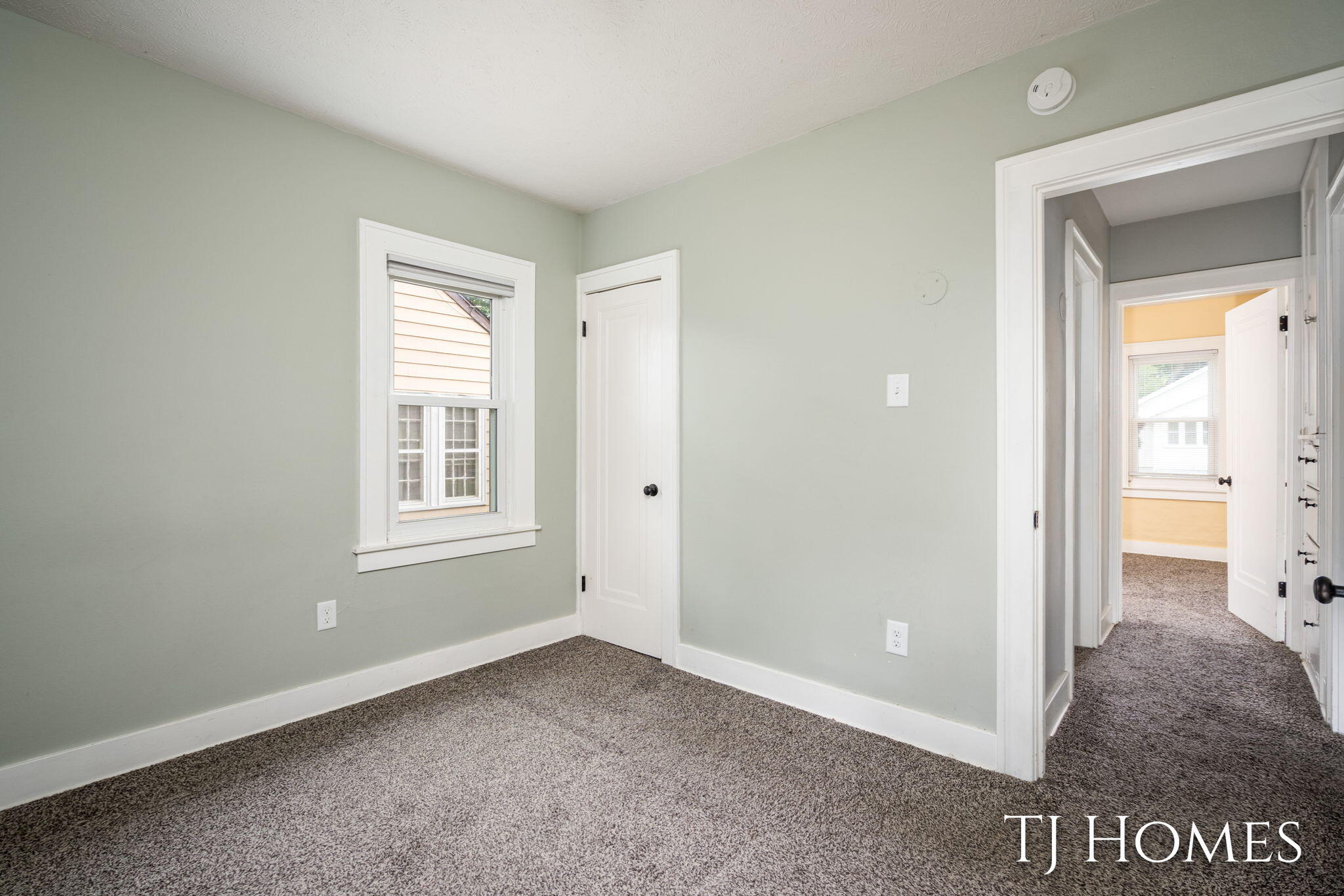 52 Holly Street SW Grand Rapids MI 49548