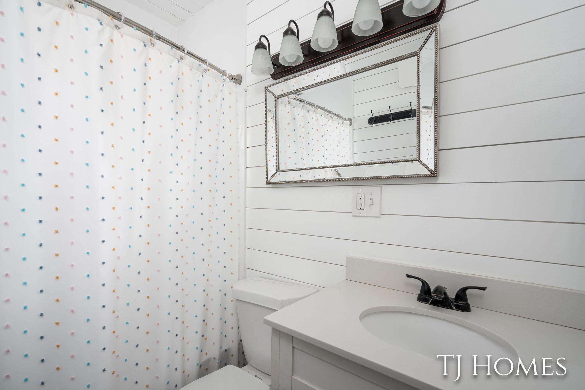 52 Holly Street SW Grand Rapids MI 49548