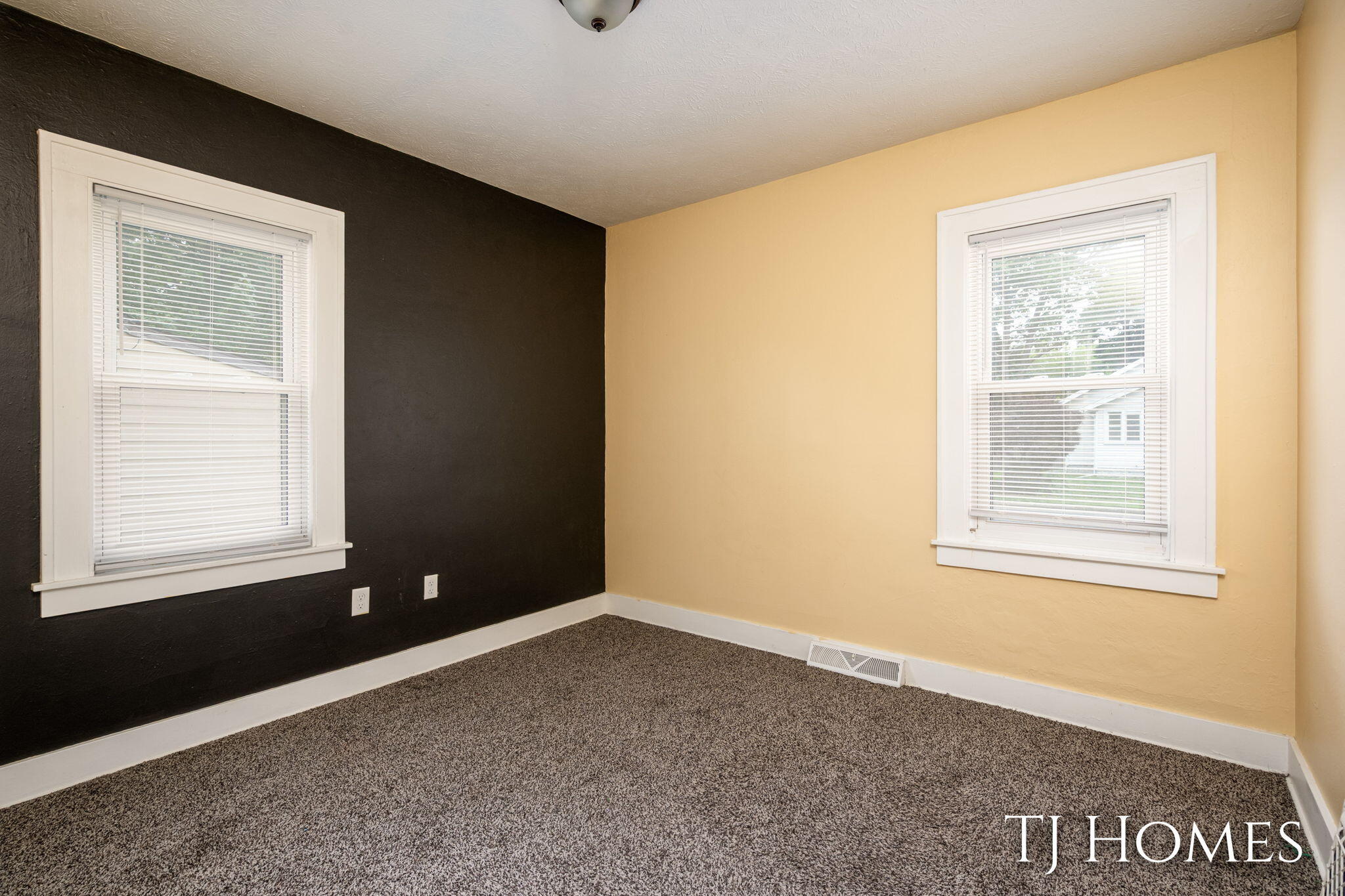 52 Holly Street SW Grand Rapids MI 49548