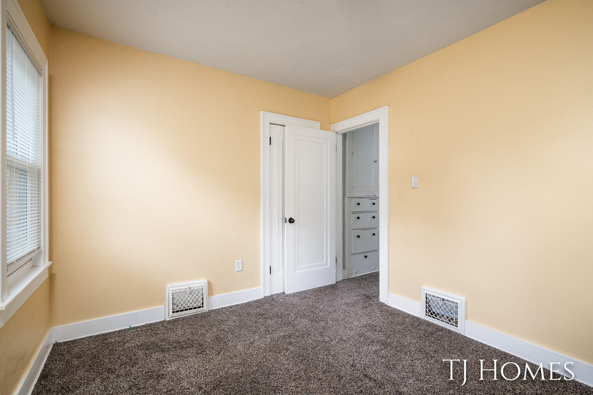 52 Holly Street SW Grand Rapids MI 49548