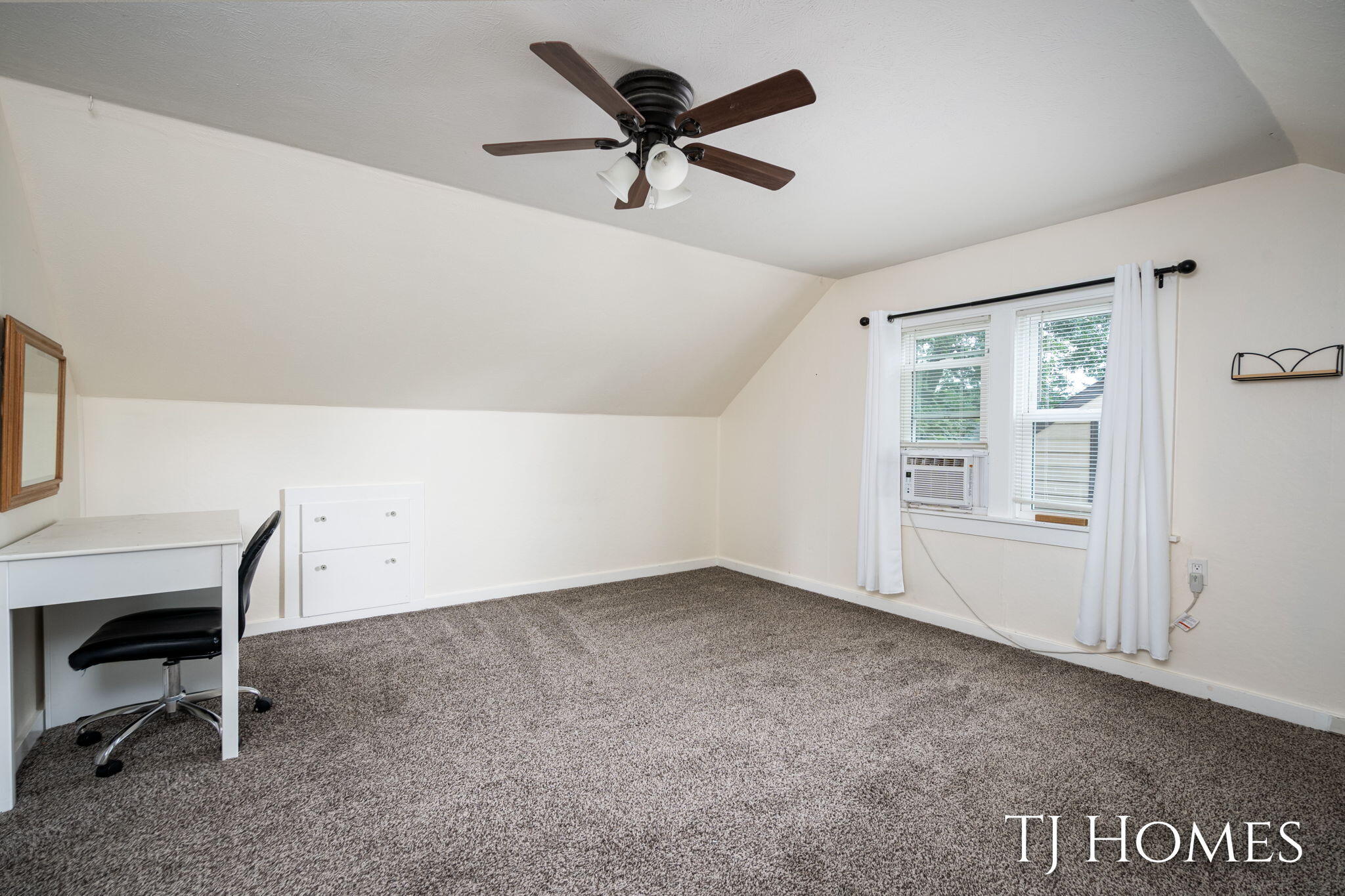 52 Holly Street SW Grand Rapids MI 49548