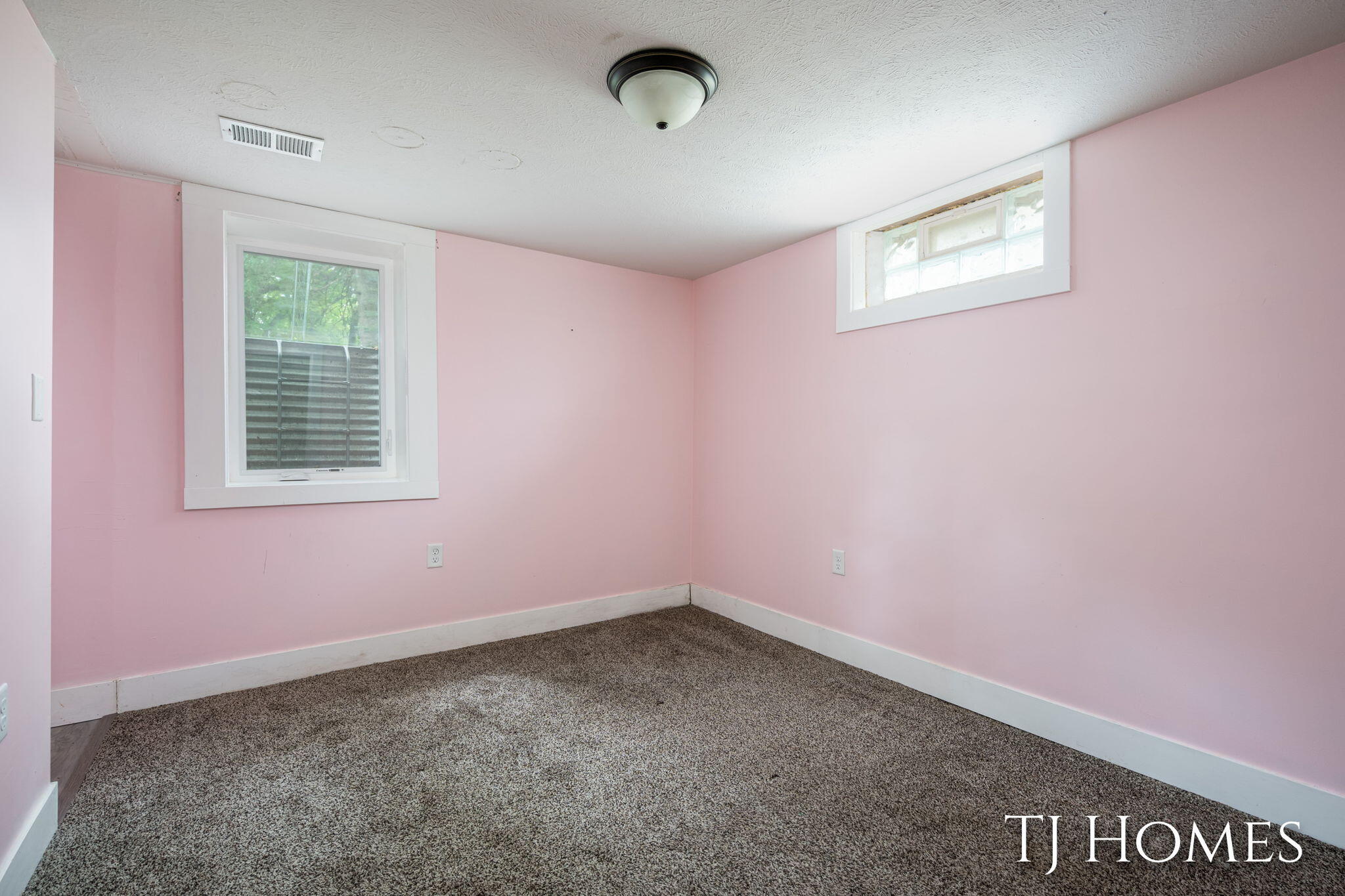 52 Holly Street SW Grand Rapids MI 49548