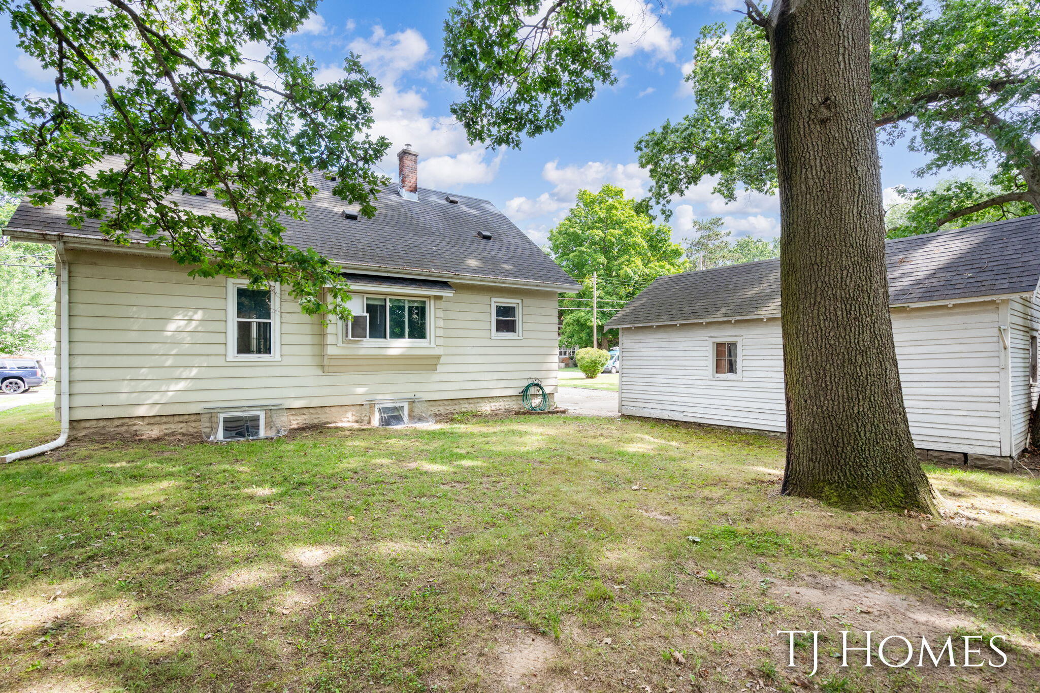 52 Holly Street SW Grand Rapids MI 49548