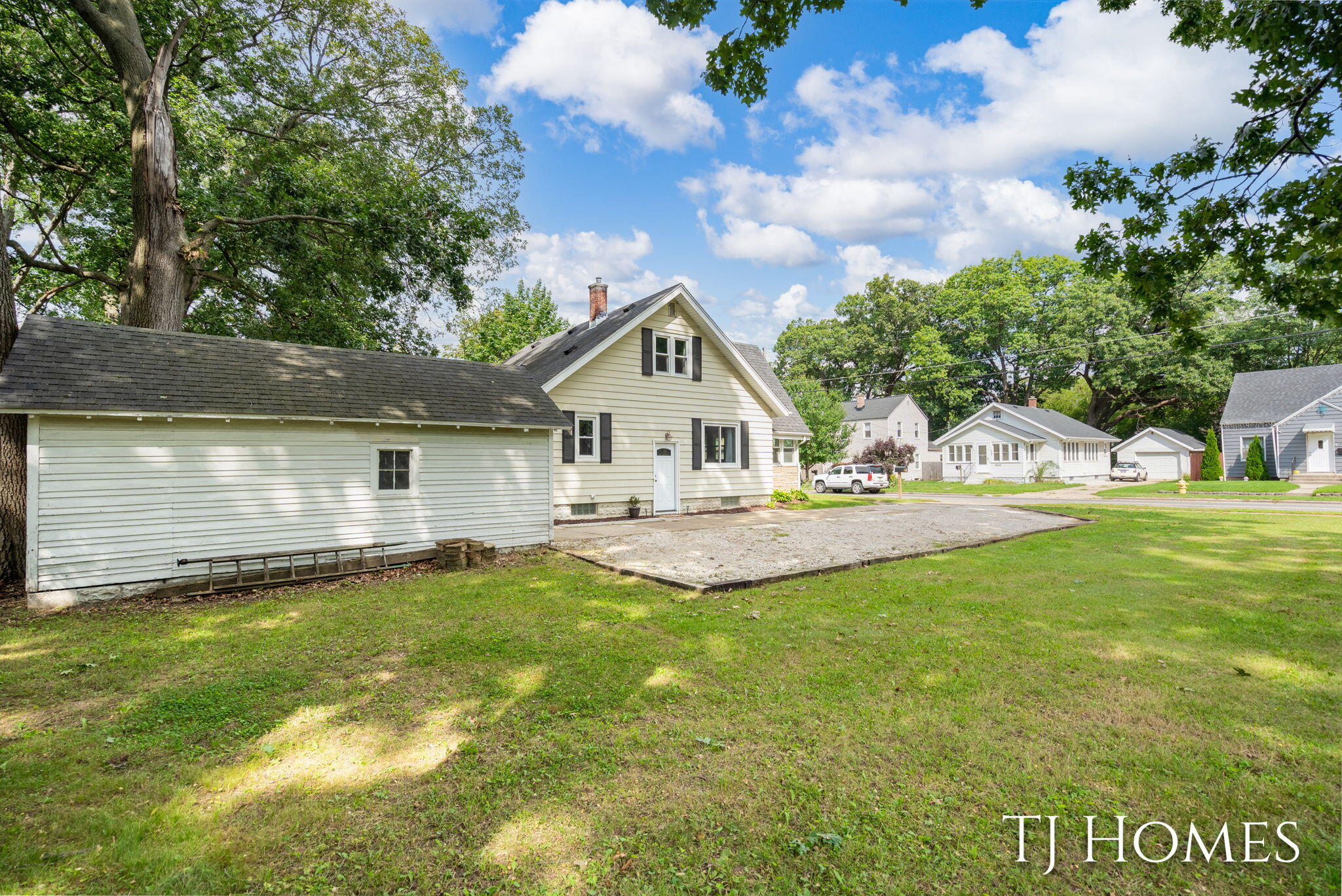 52 Holly Street SW Grand Rapids MI 49548