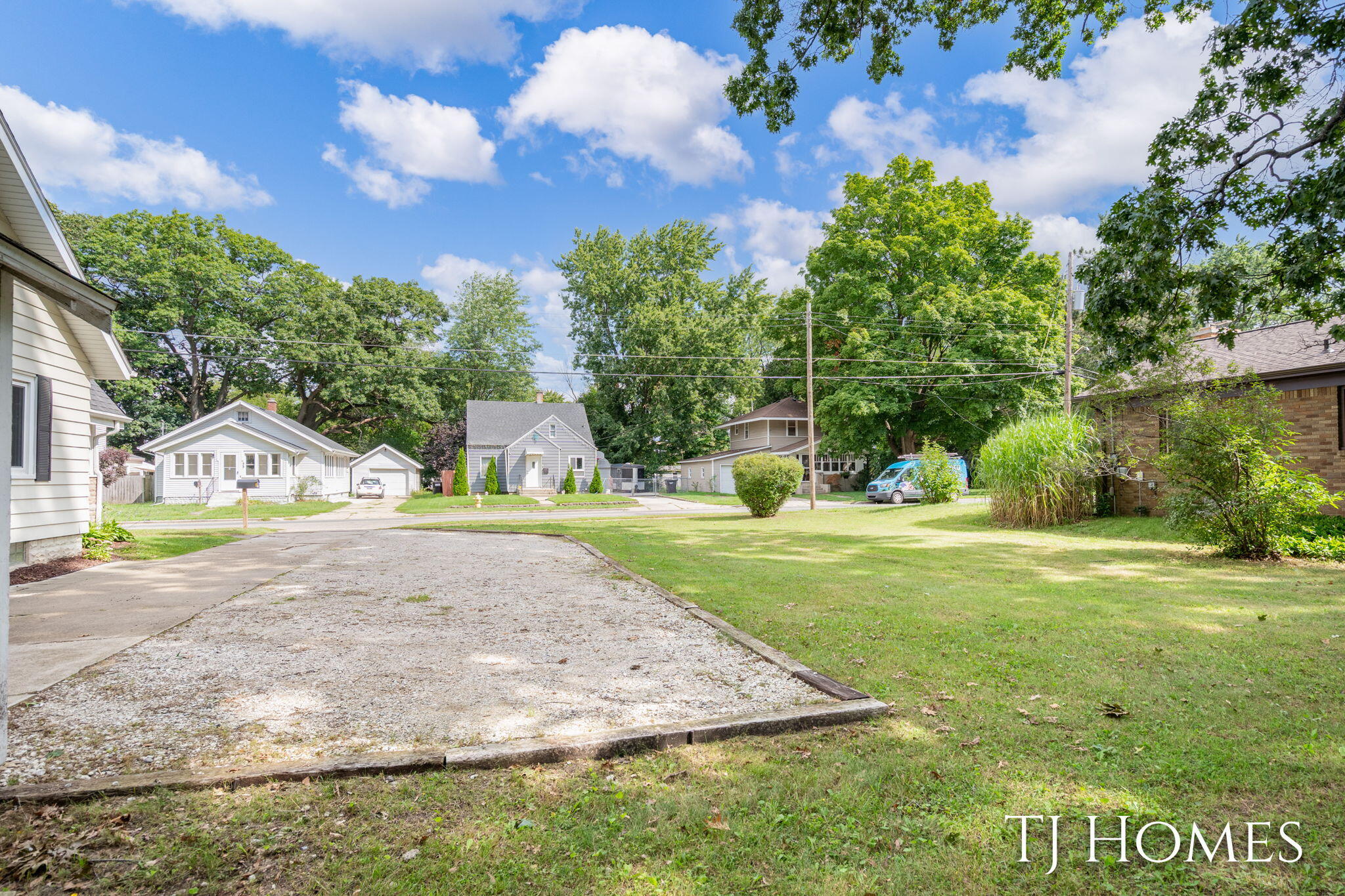 52 Holly Street SW Grand Rapids MI 49548