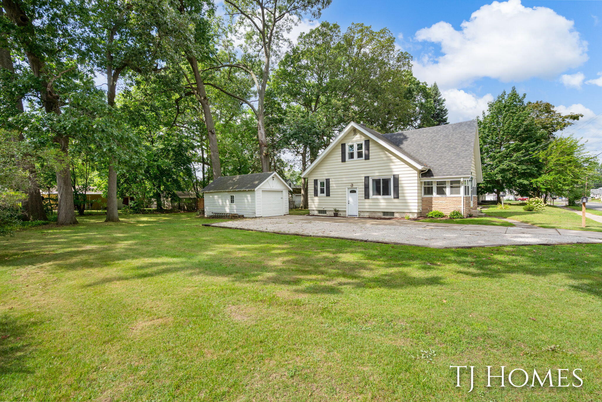 52 Holly Street SW Grand Rapids MI 49548