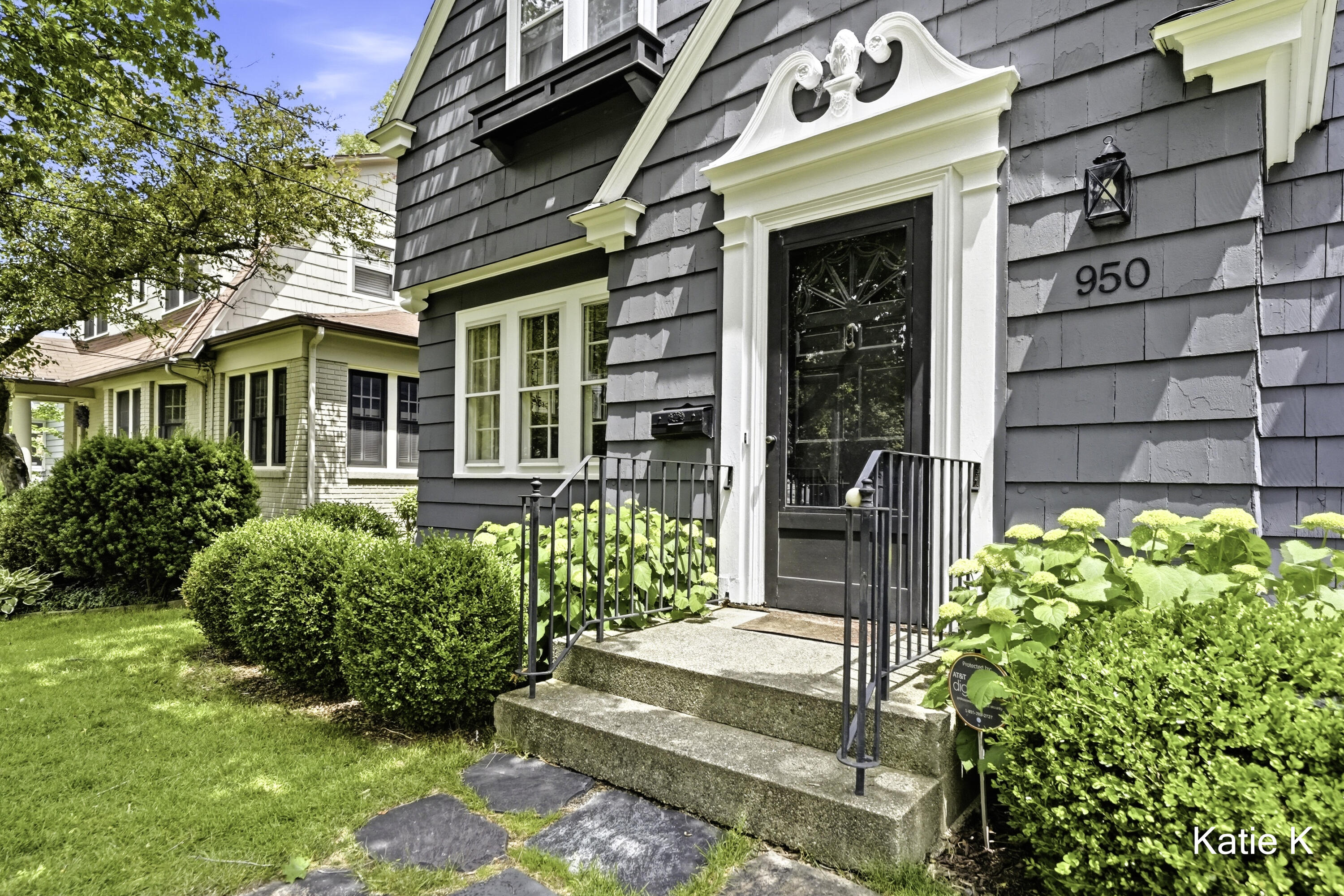 950 Orchard Avenue SE East Grand Rapids MI 49506