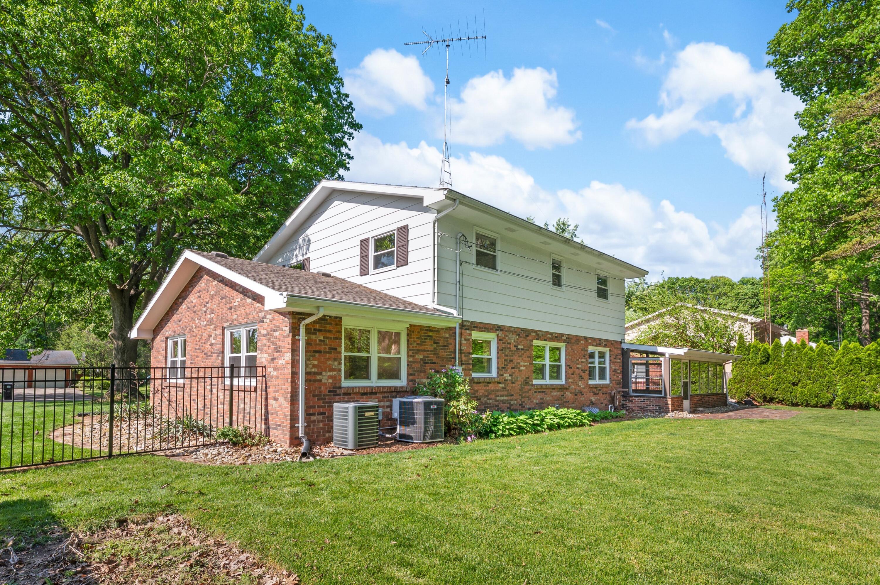 1781 Hacienda Drive Stevensville MI 49127