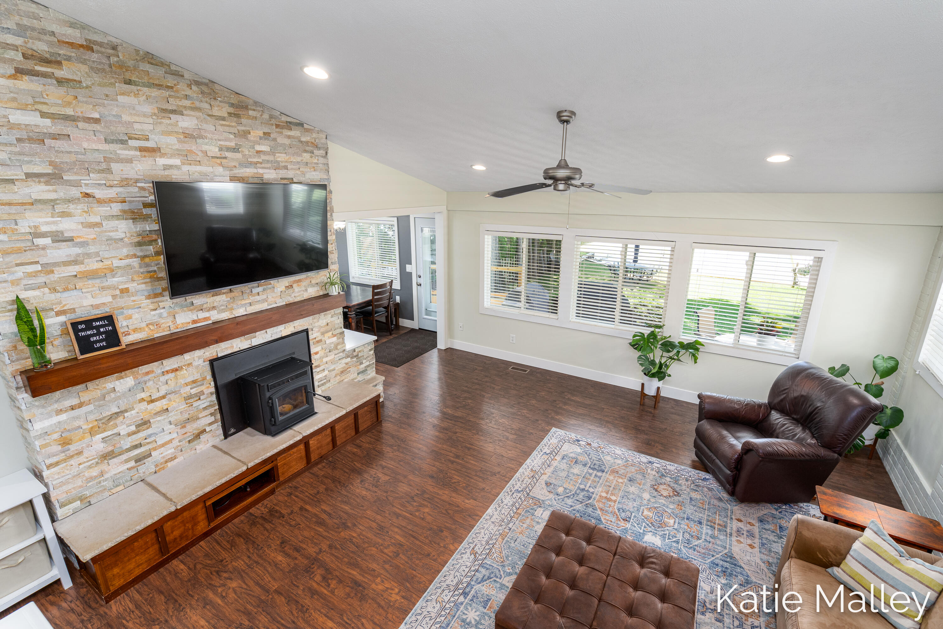7353 Davies Drive NE Rockford MI 49341