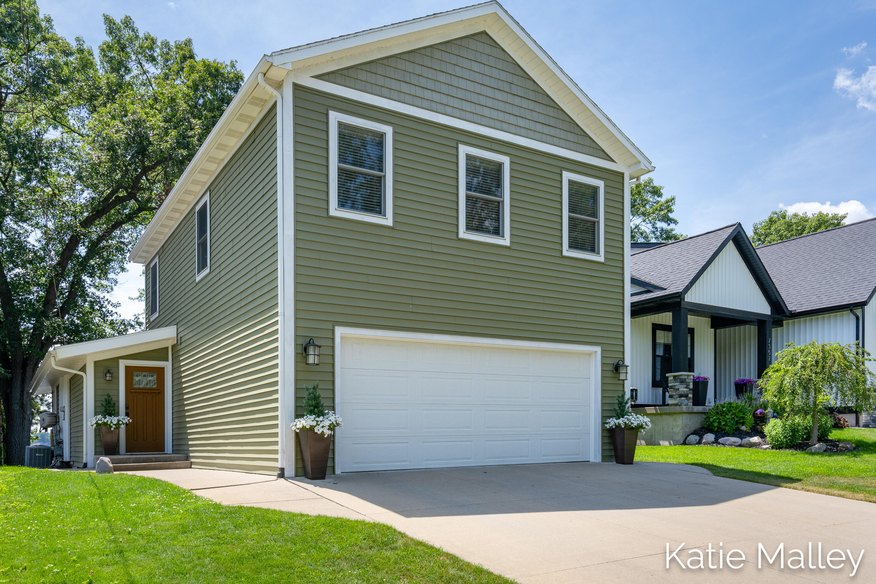 7353 Davies Drive NE Rockford MI 49341