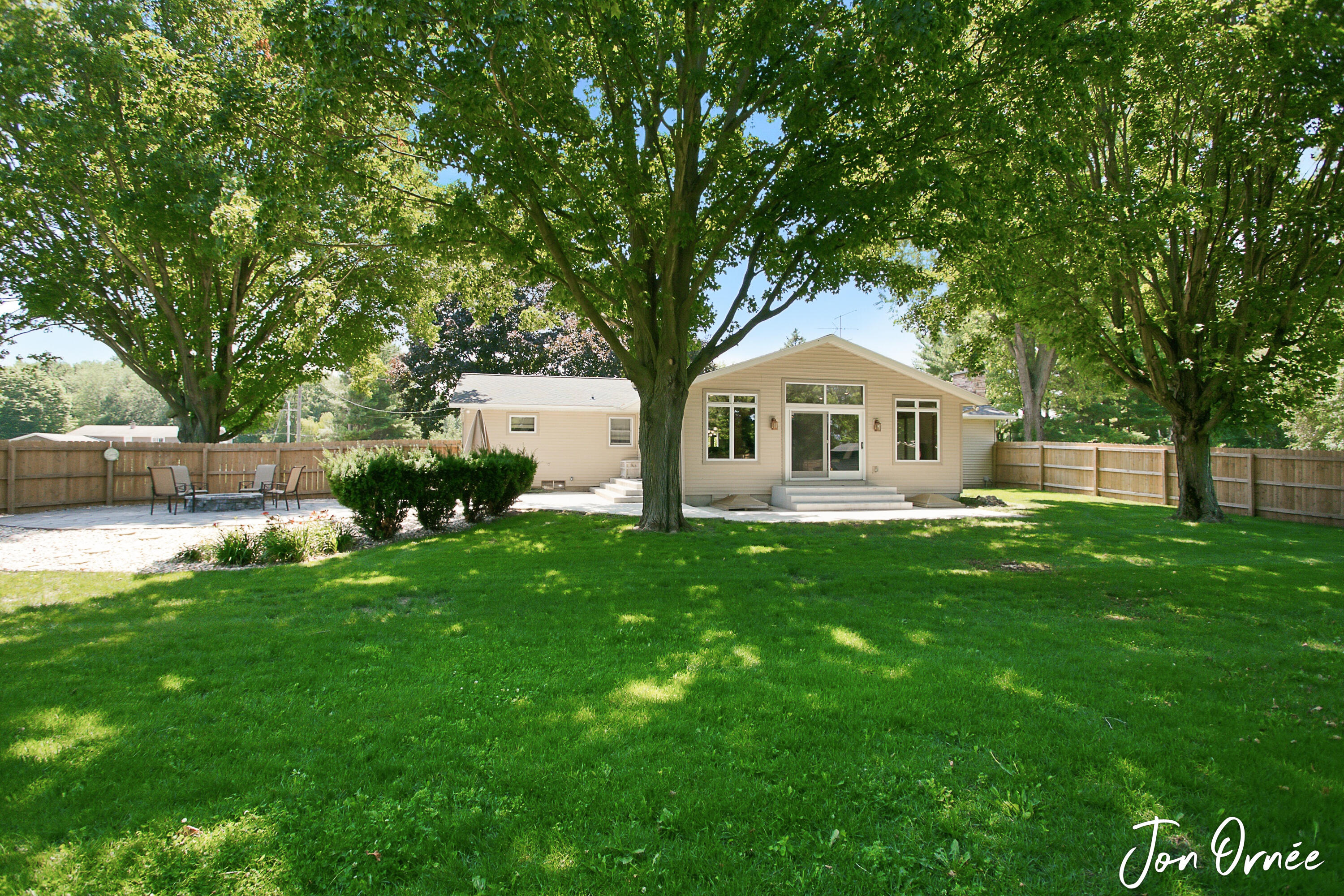 6055 141st Avenue Holland MI 49423