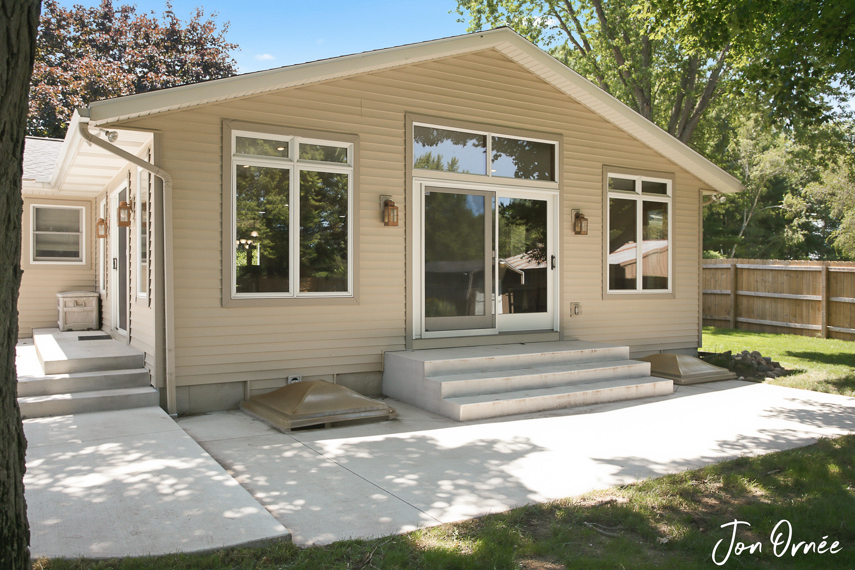 6055 141st Avenue Holland MI 49423