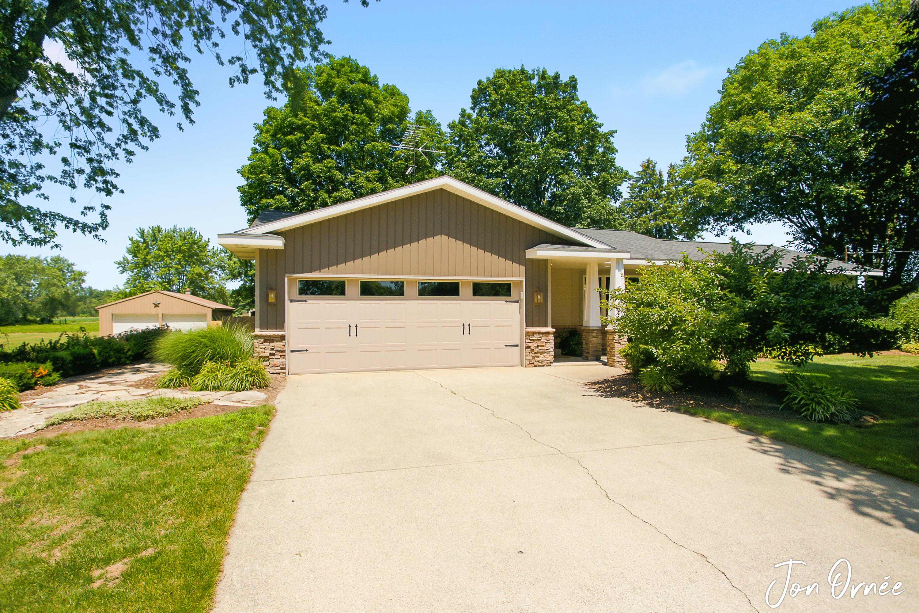 6055 141st Avenue Holland MI 49423