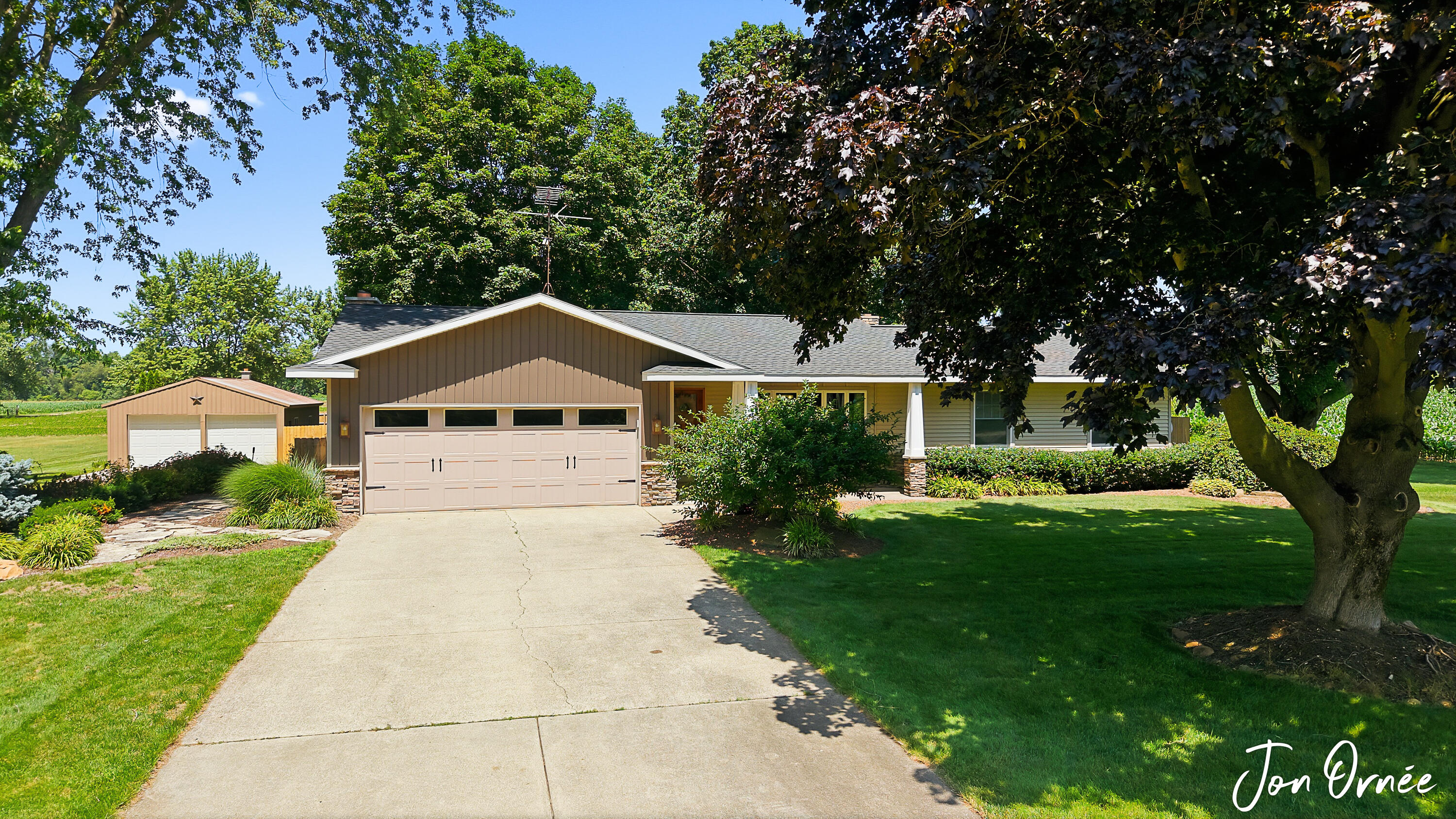 6055 141st Avenue Holland MI 49423