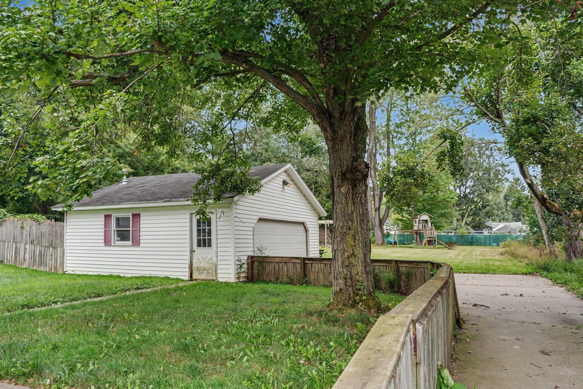 1528 Hamelink Drive Portage MI 49002