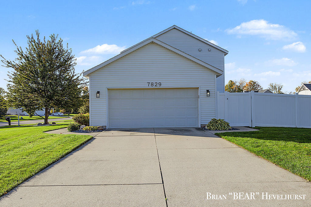 7829 Chelmsford Drive SW Byron Center MI 49315