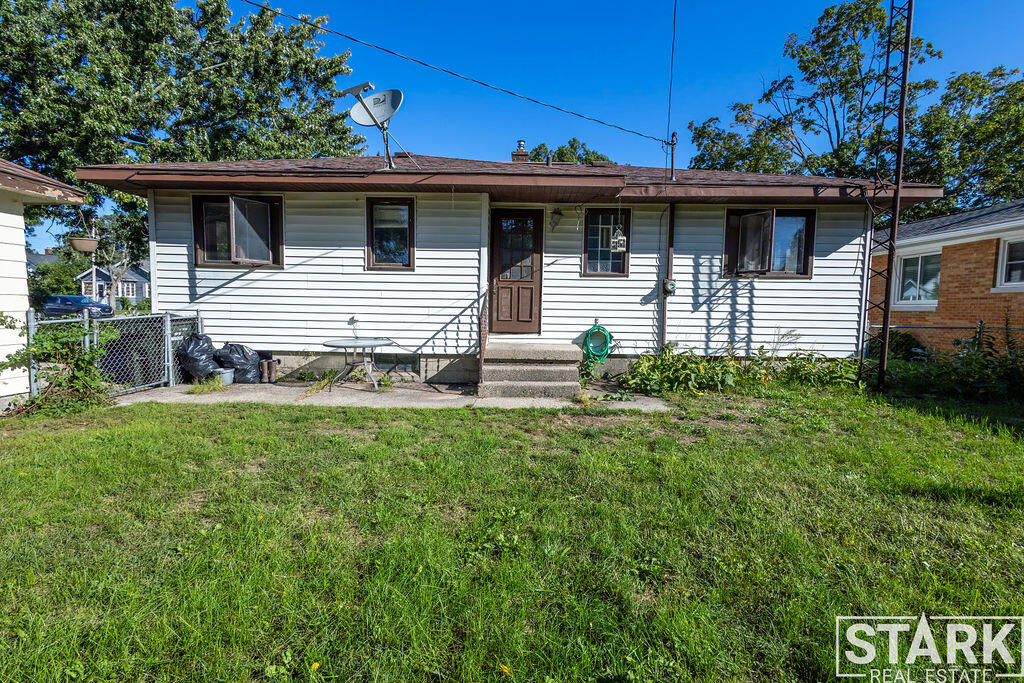 1089 Langeland Avenue Muskegon MI 49442