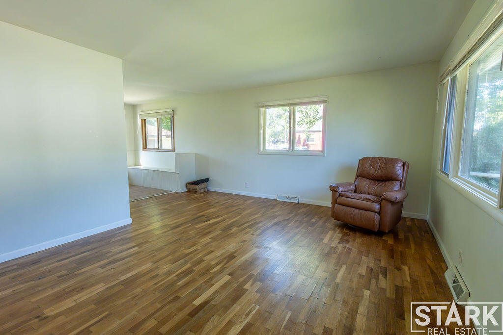 1089 Langeland Avenue Muskegon MI 49442