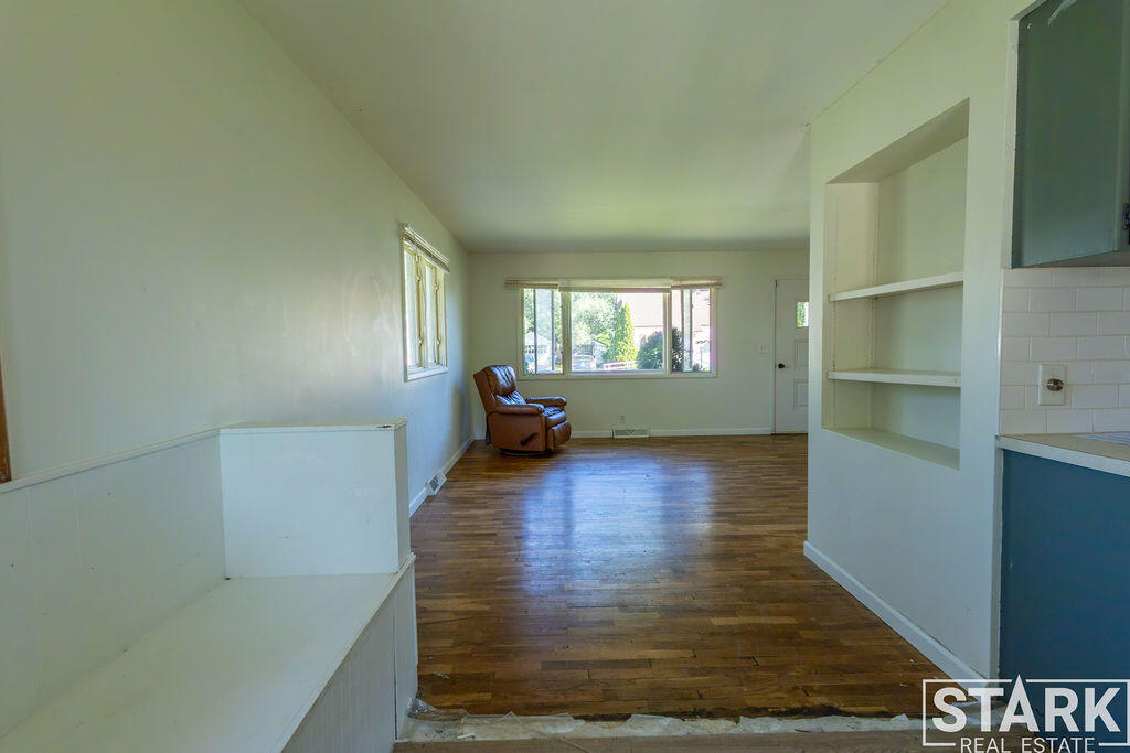 1089 Langeland Avenue Muskegon MI 49442