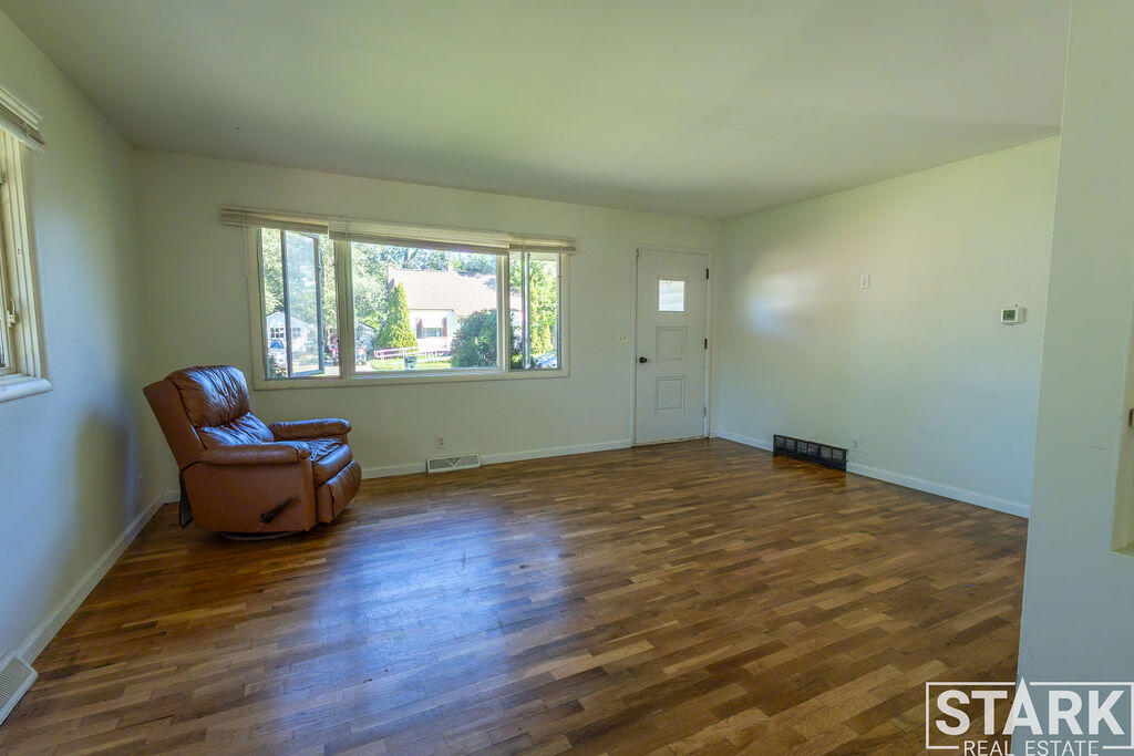 1089 Langeland Avenue Muskegon MI 49442