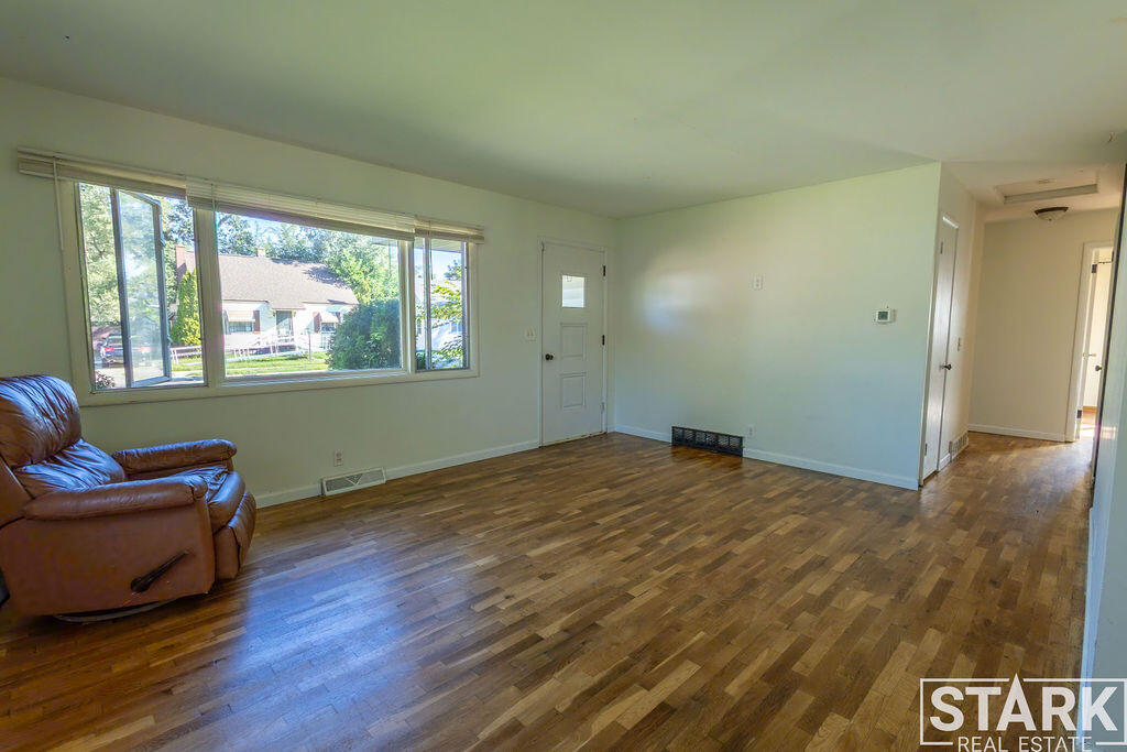 1089 Langeland Avenue Muskegon MI 49442