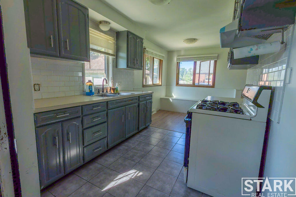 1089 Langeland Avenue Muskegon MI 49442