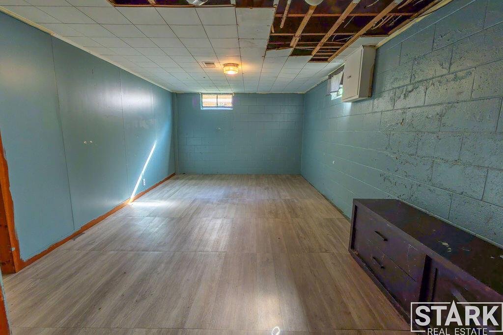 1089 Langeland Avenue Muskegon MI 49442