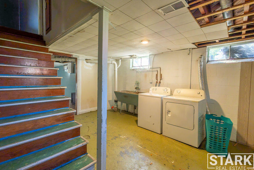 1089 Langeland Avenue Muskegon MI 49442