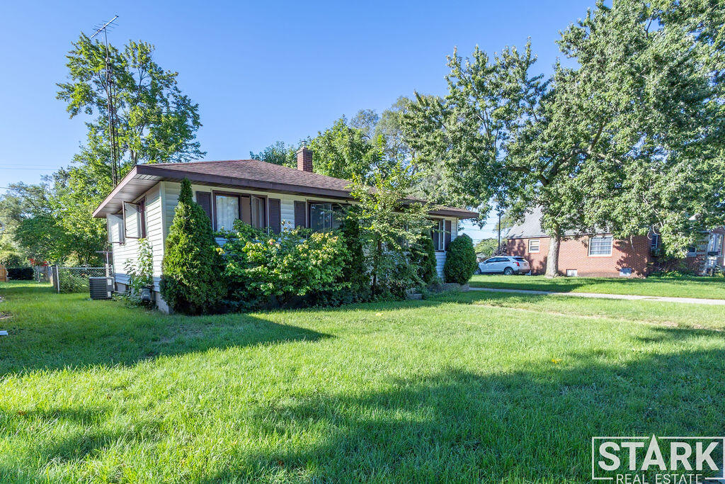 1089 Langeland Avenue Muskegon MI 49442
