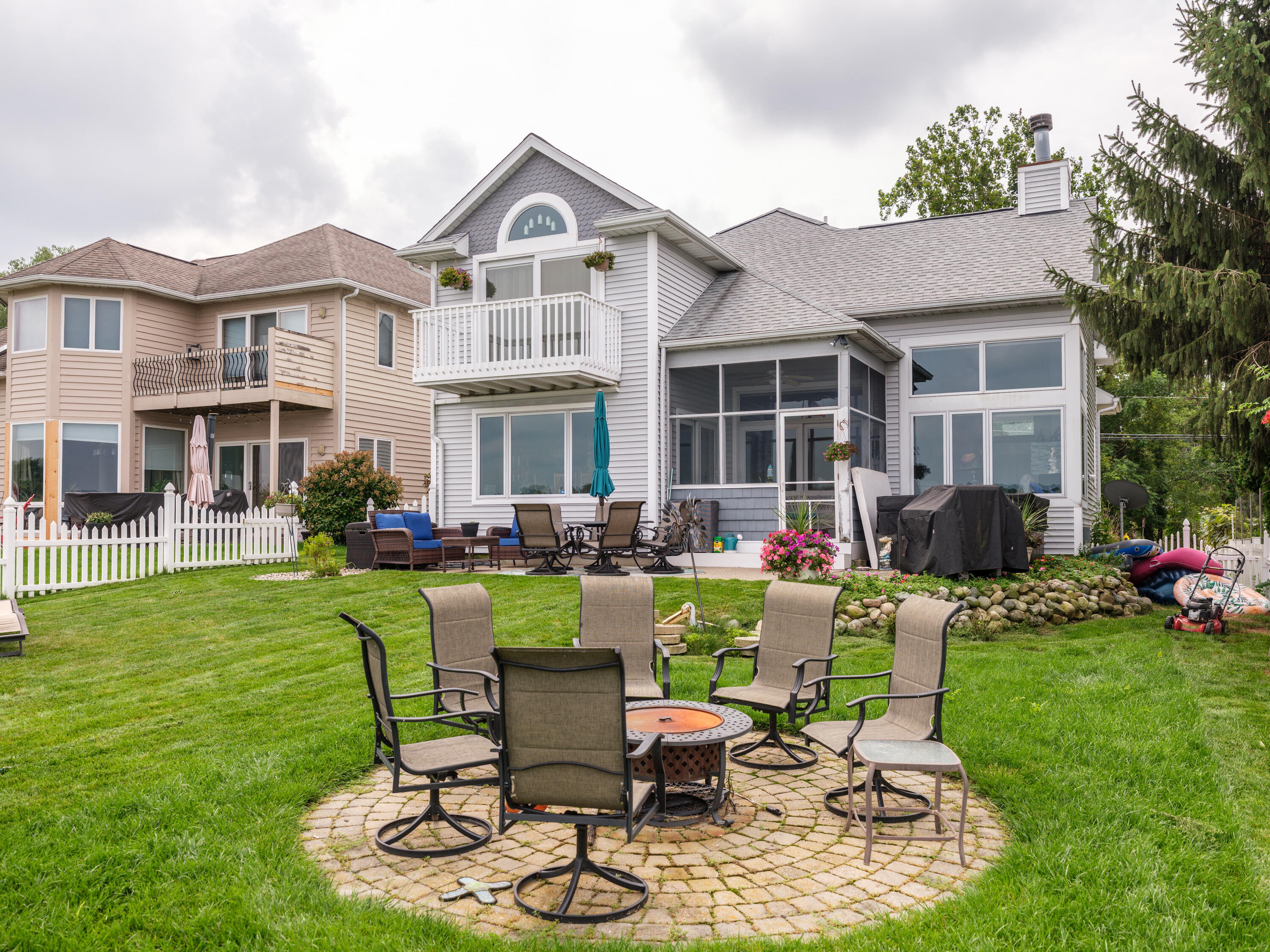 1821 Lakeview Drive Portage MI 49002
