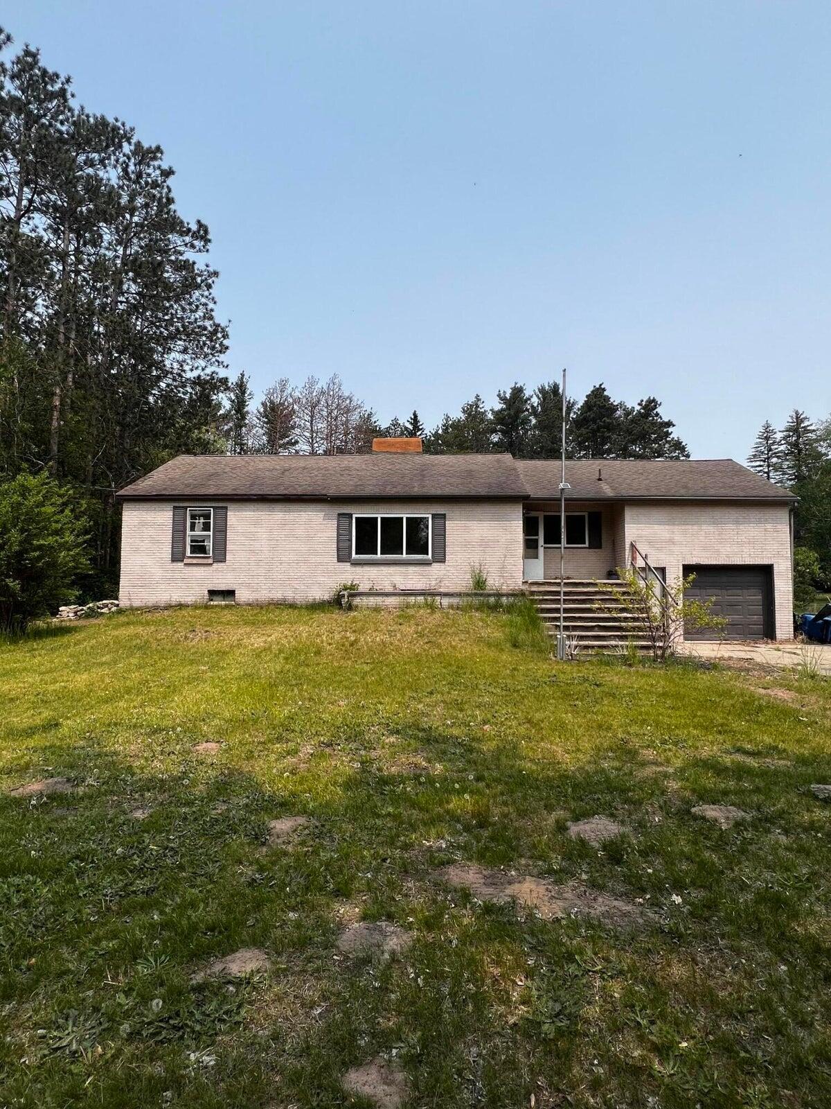 1026 W River Road Muskegon MI 49445