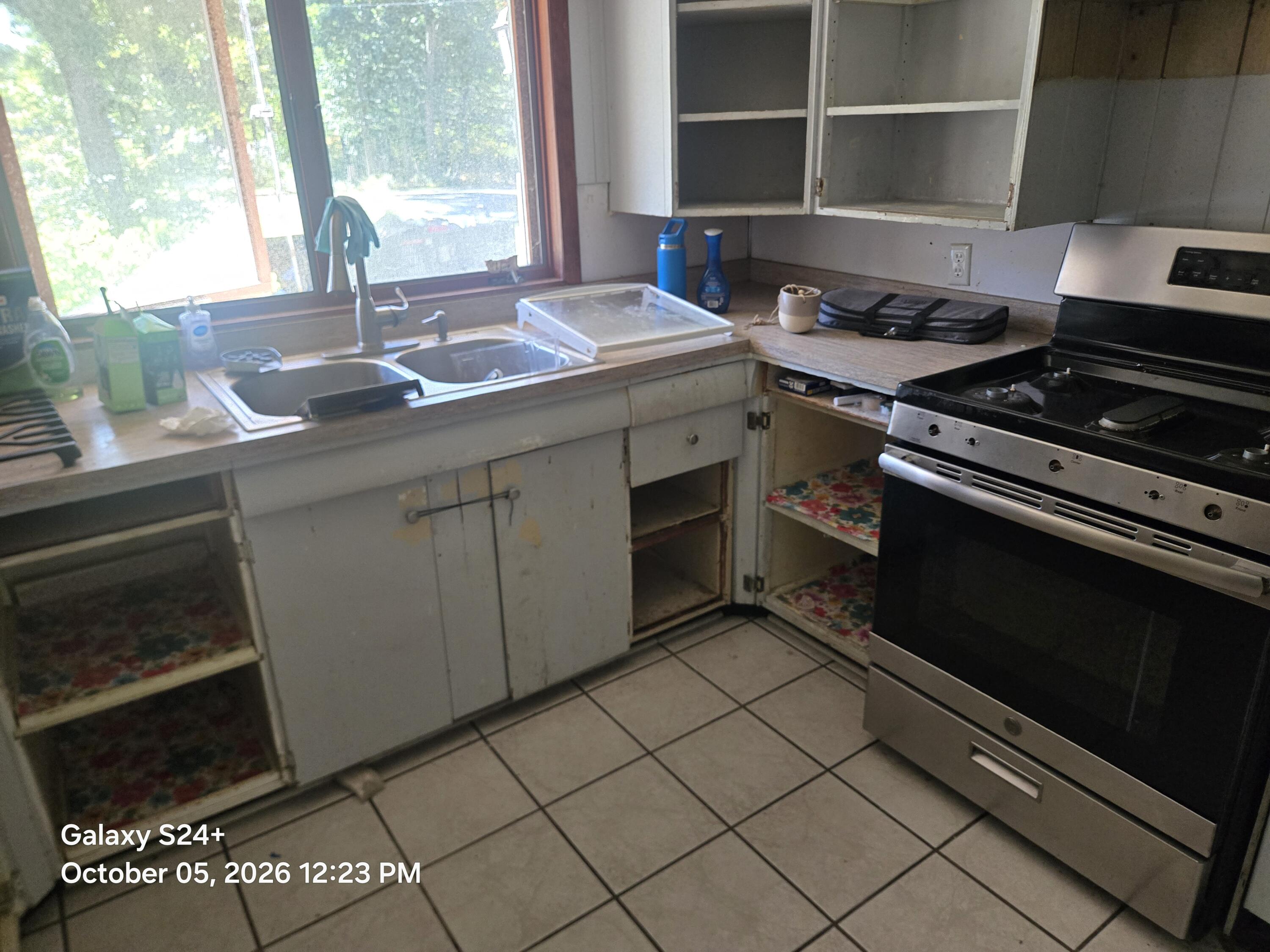 1026 W River Road Muskegon MI 49445