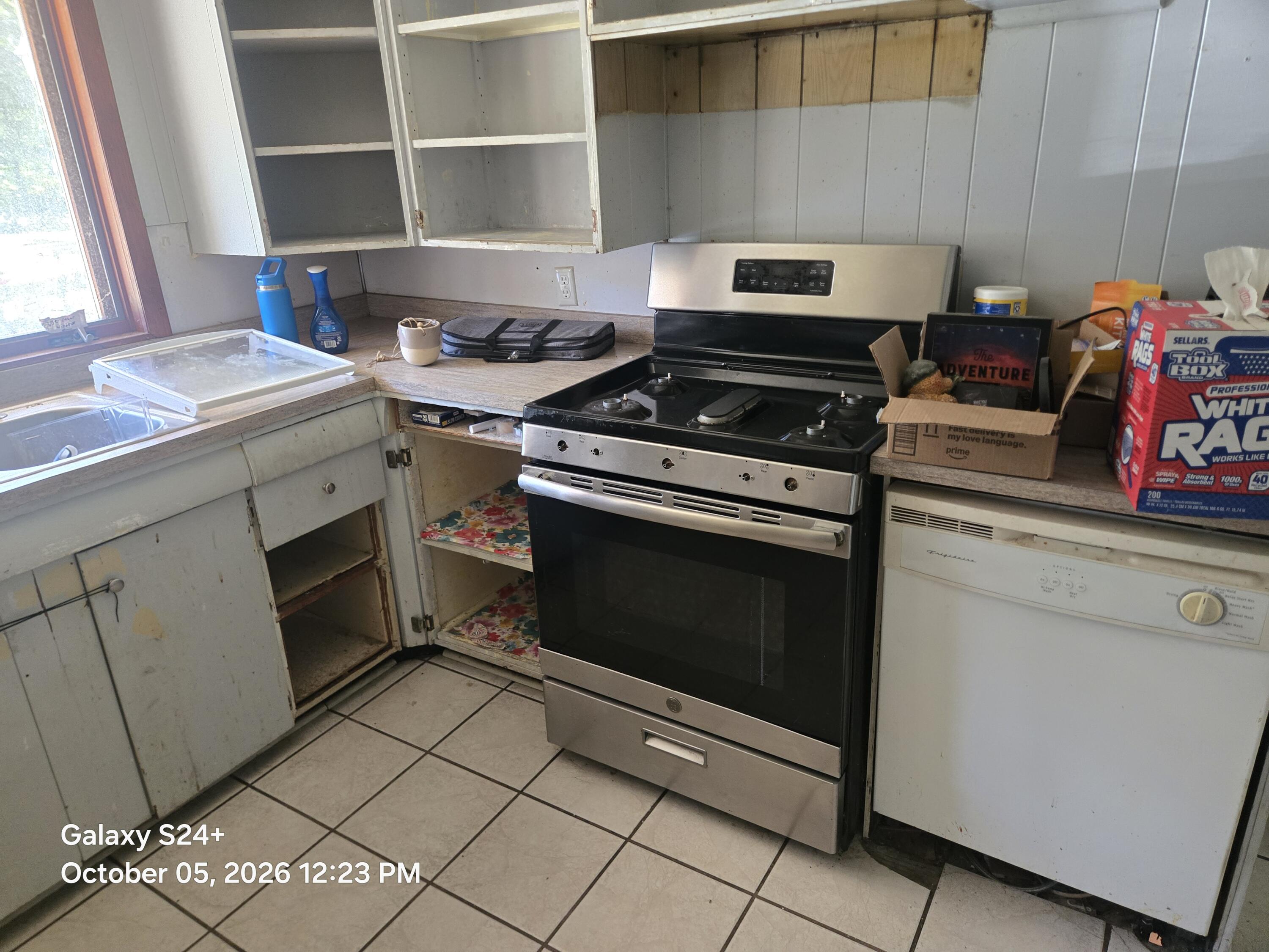 1026 W River Road Muskegon MI 49445