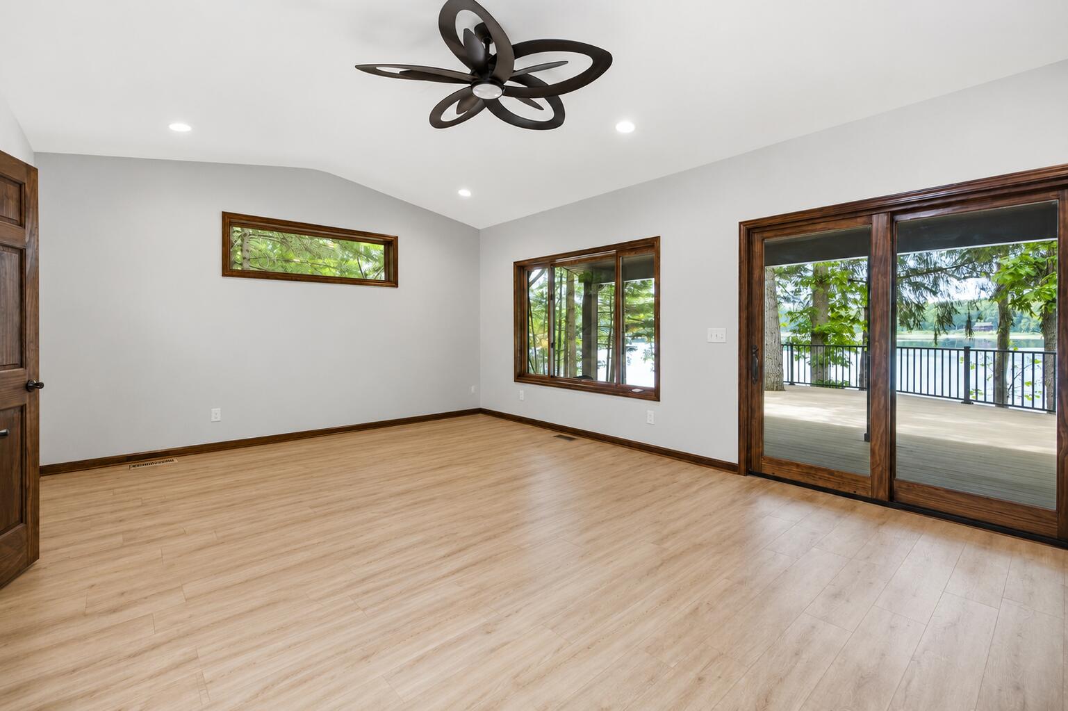 27661 Pine Lake Street Edwardsburg MI 49112
