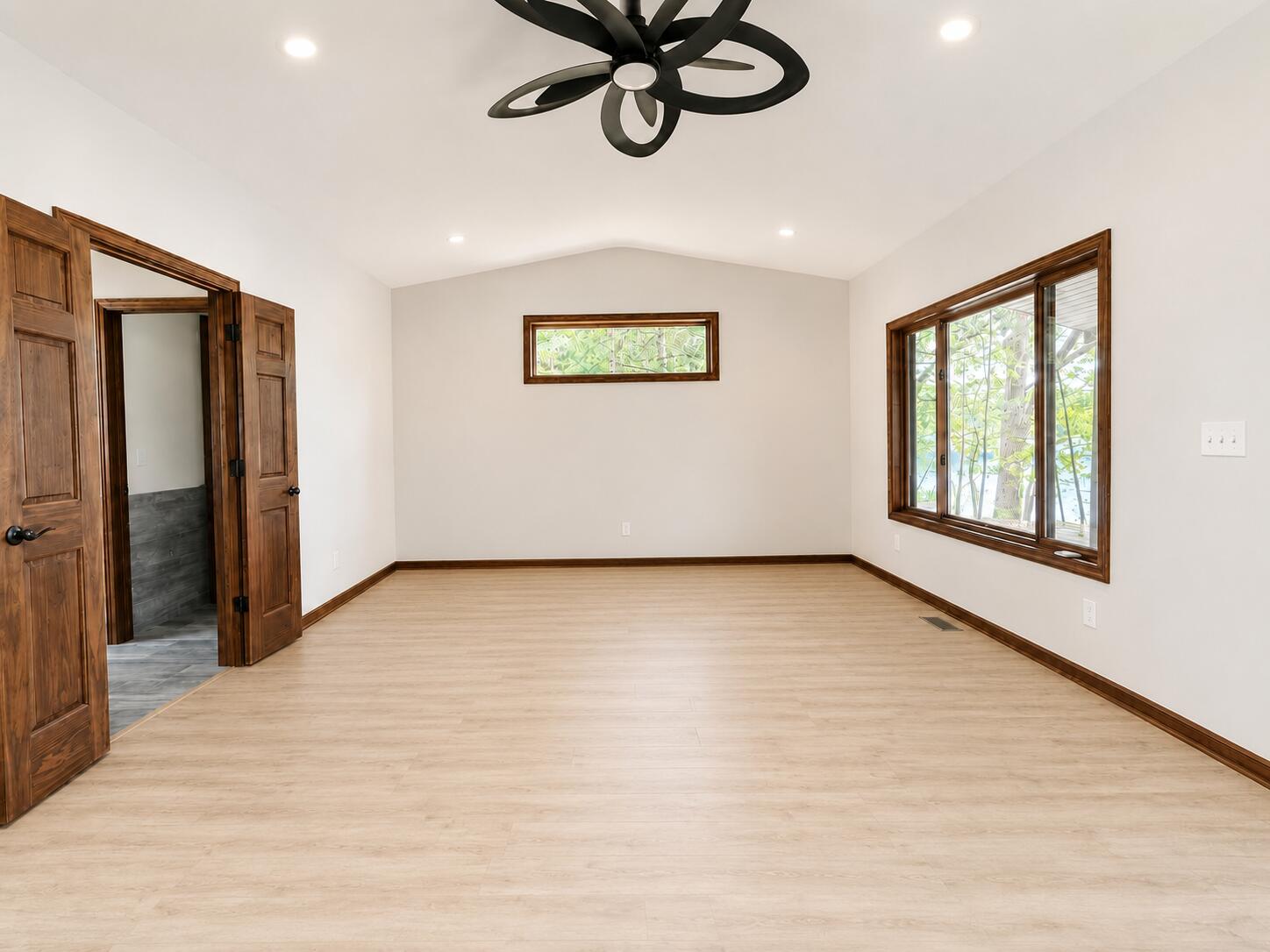 27661 Pine Lake Street Edwardsburg MI 49112