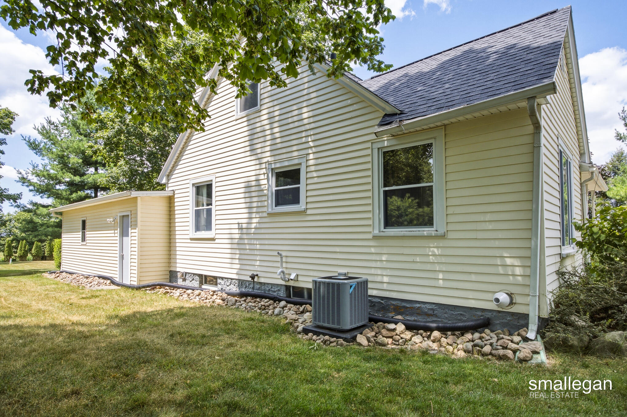 4005 Hendershot Avenue NW Grand Rapids MI 49544