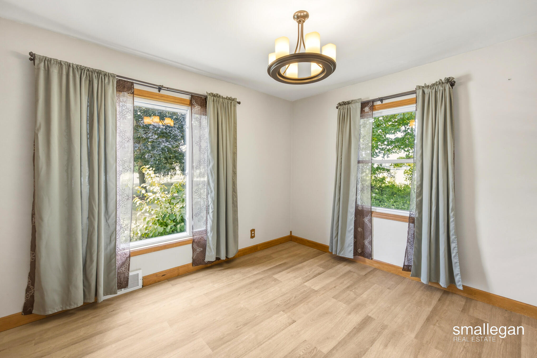 4005 Hendershot Avenue NW Grand Rapids MI 49544