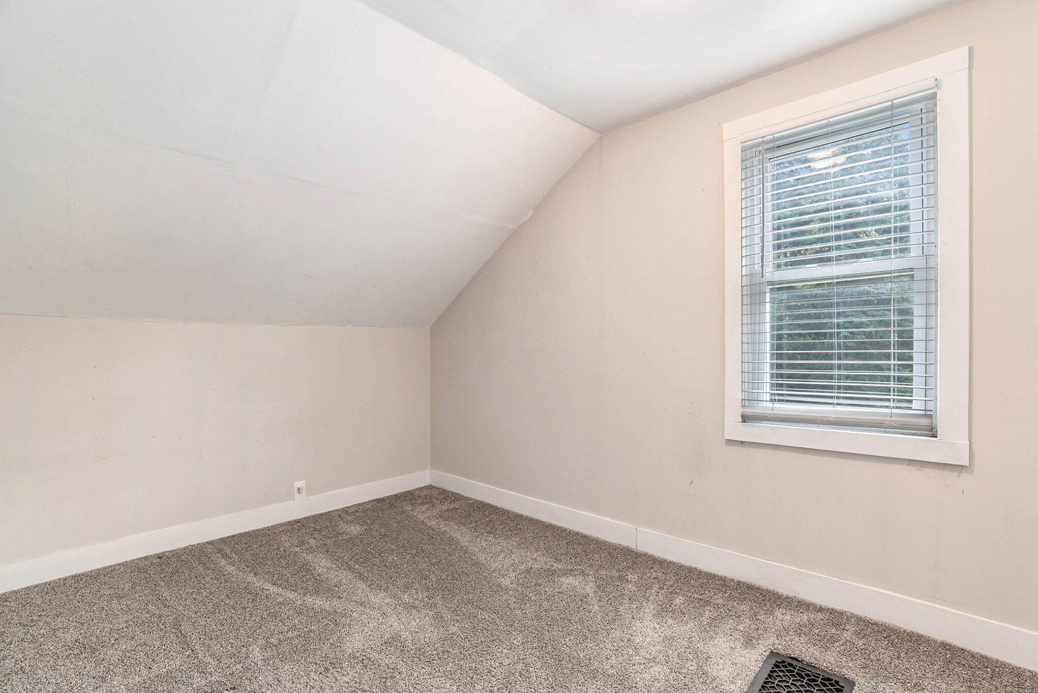 1840 Richmond Street NW Grand Rapids MI 49504