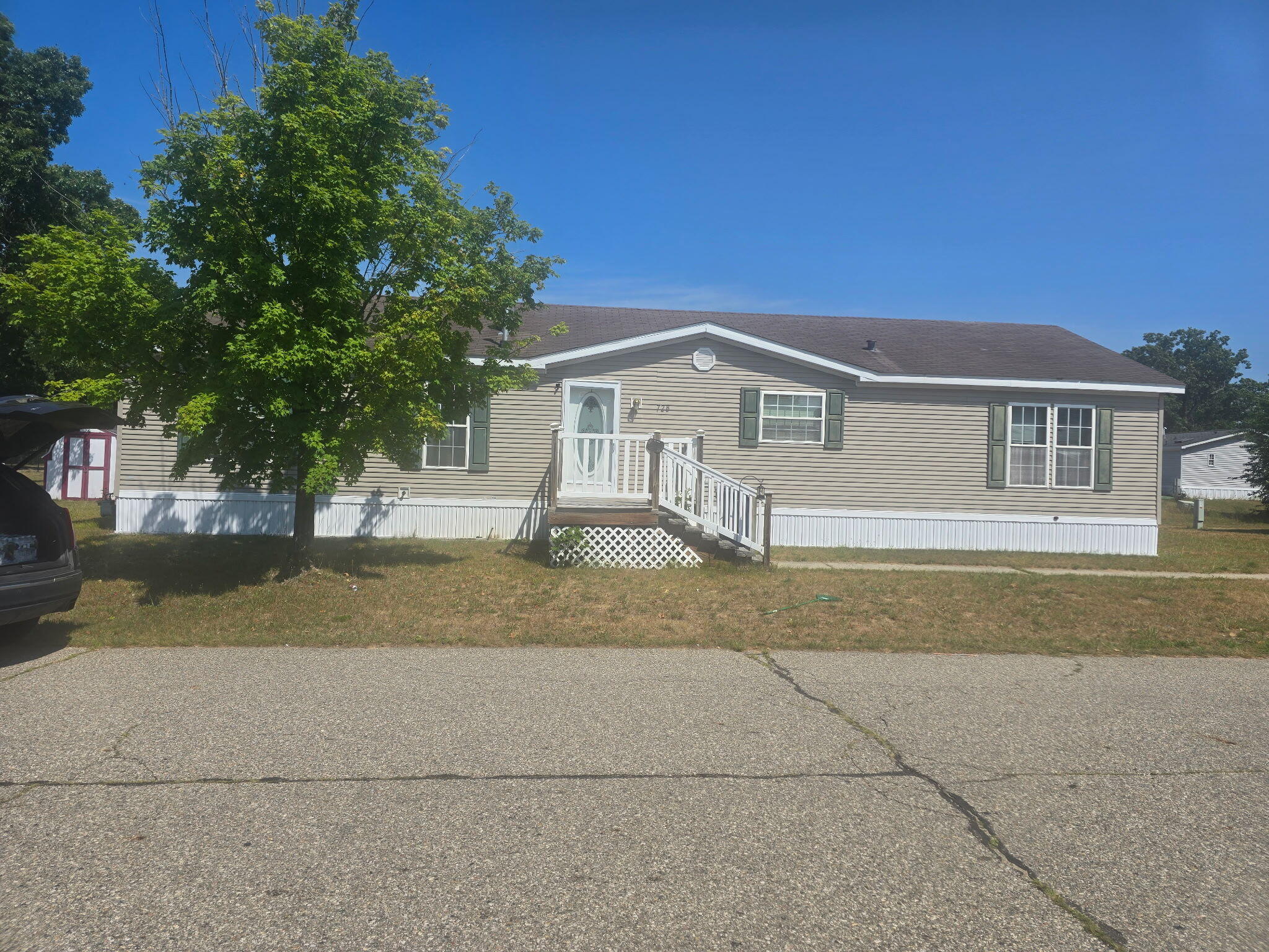 726 Strawberry Lane Muskegon MI 49442