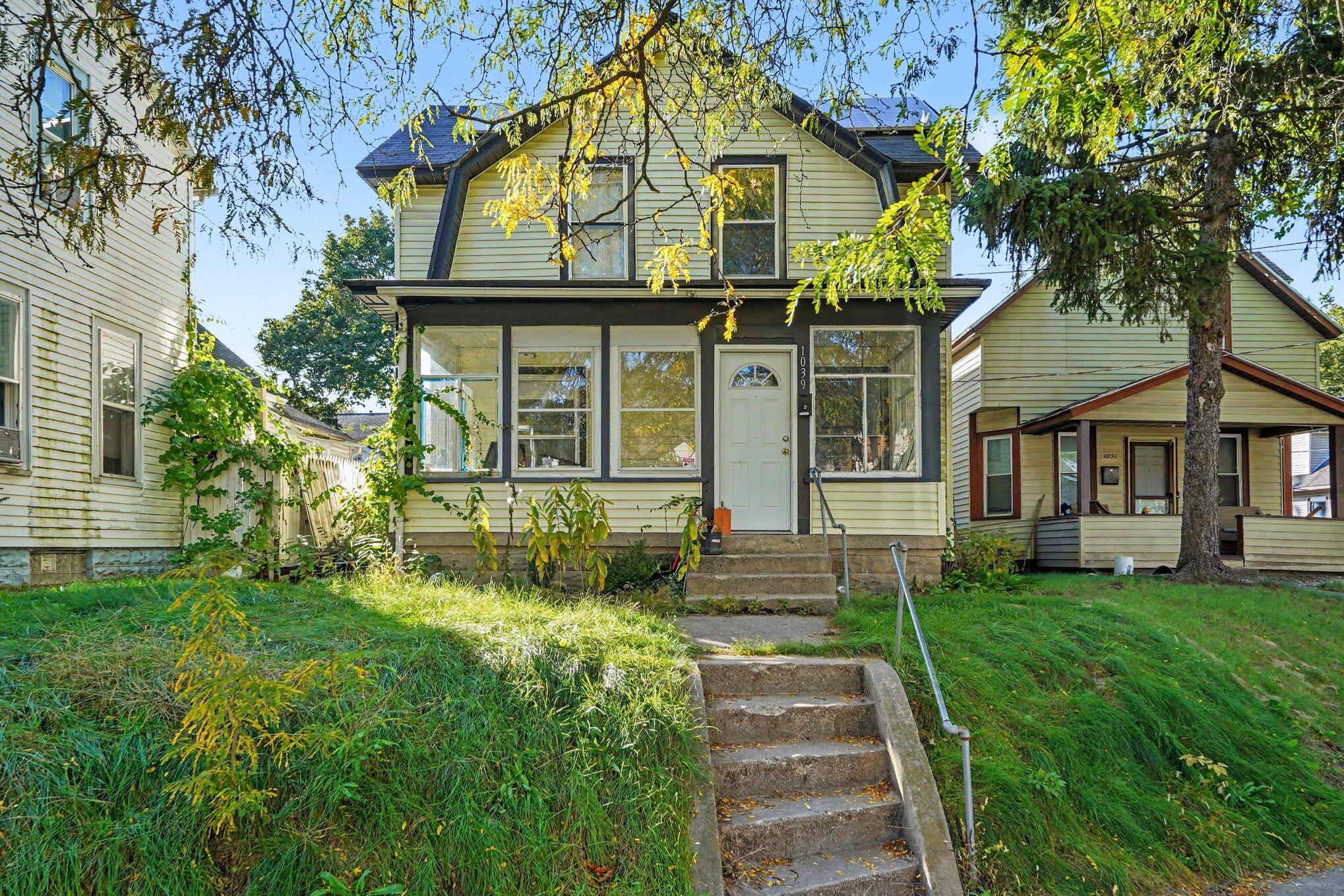 1039 Kalamazoo Avenue SE Grand Rapids MI 49507