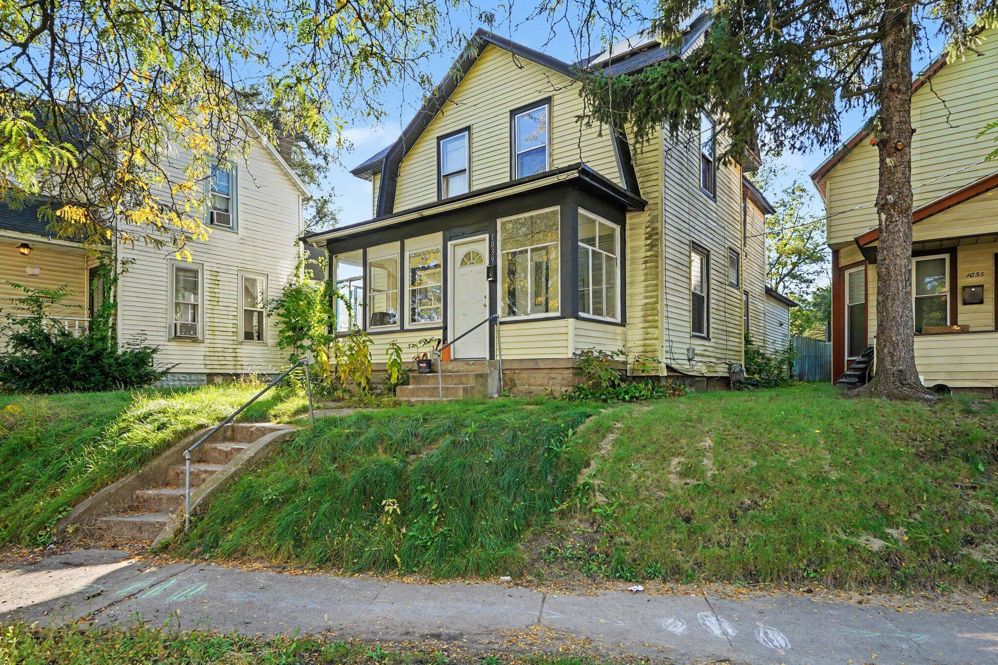 1039 Kalamazoo Avenue SE Grand Rapids MI 49507