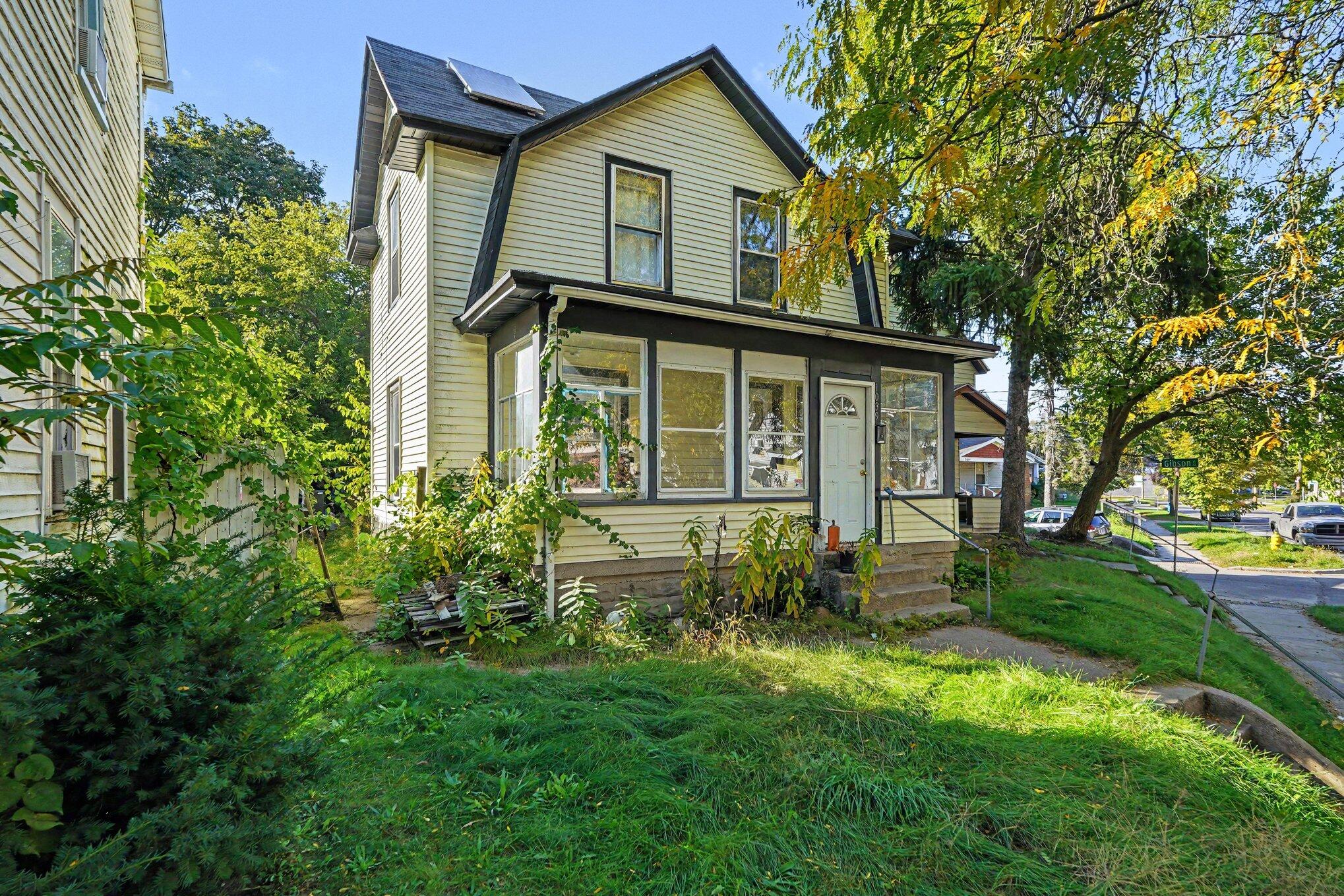 1039 Kalamazoo Avenue SE Grand Rapids MI 49507