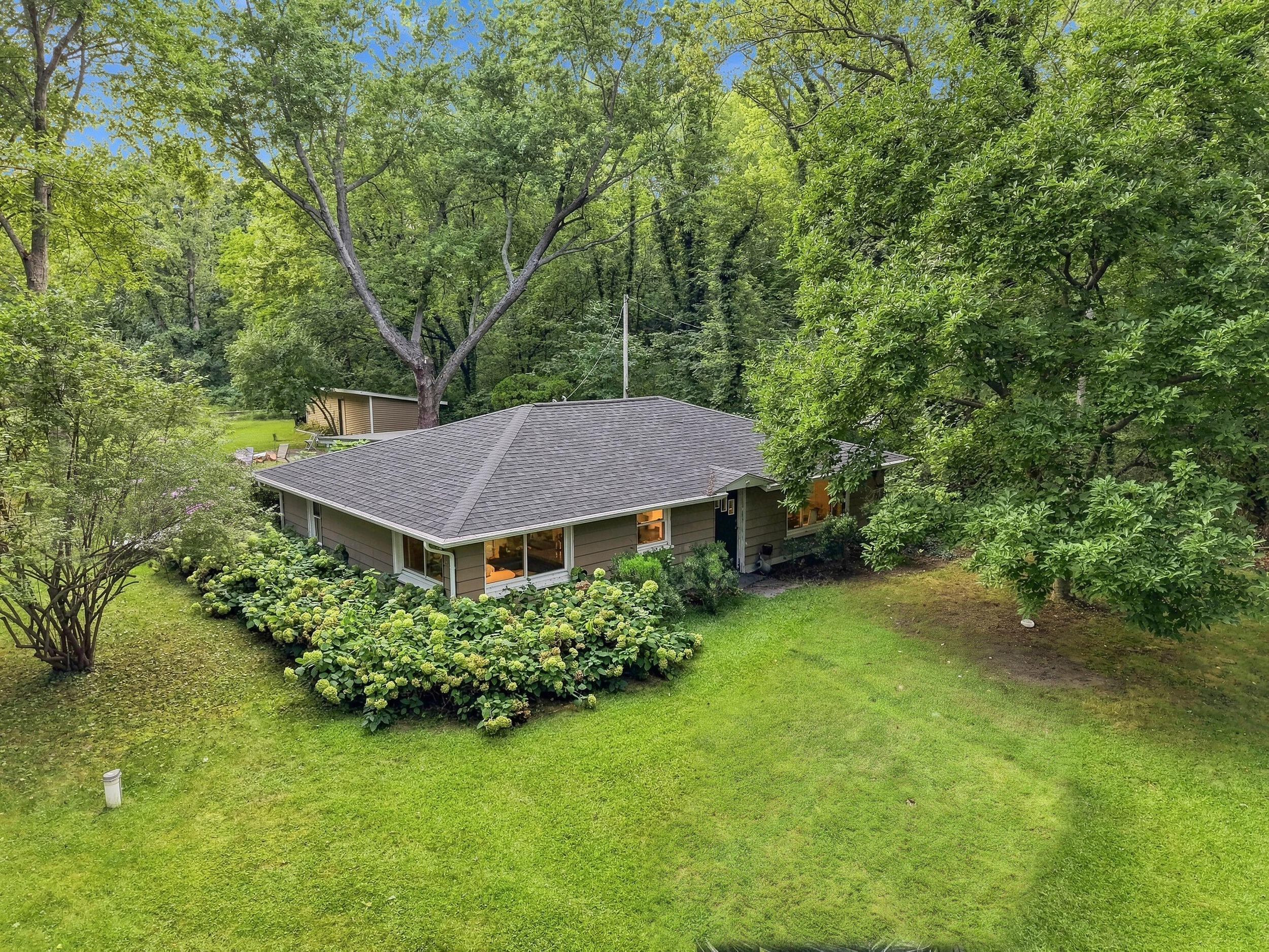 4292 Pier Road Benton Harbor MI 49022