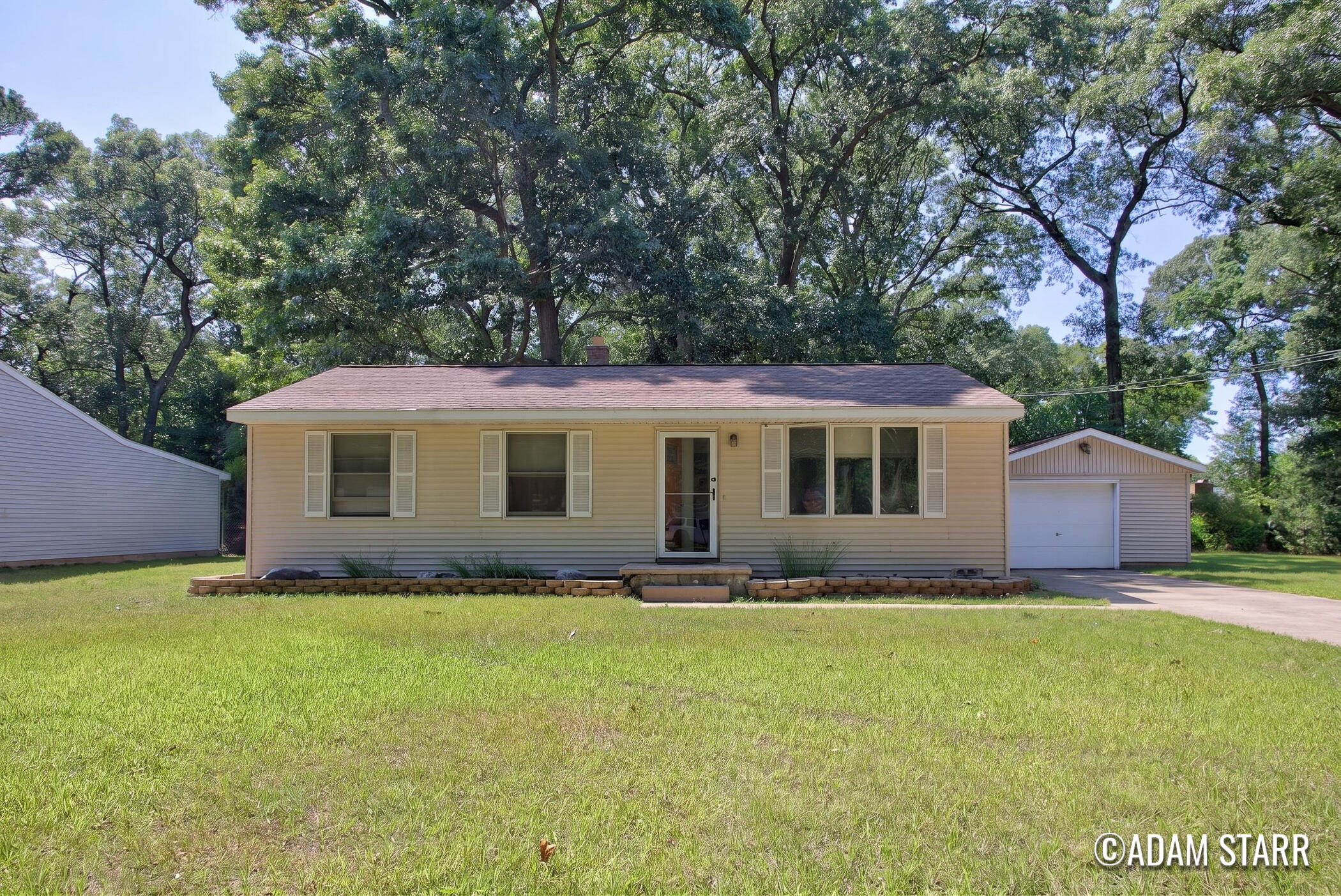 Grand Haven MI, 15171 155TH Avenue